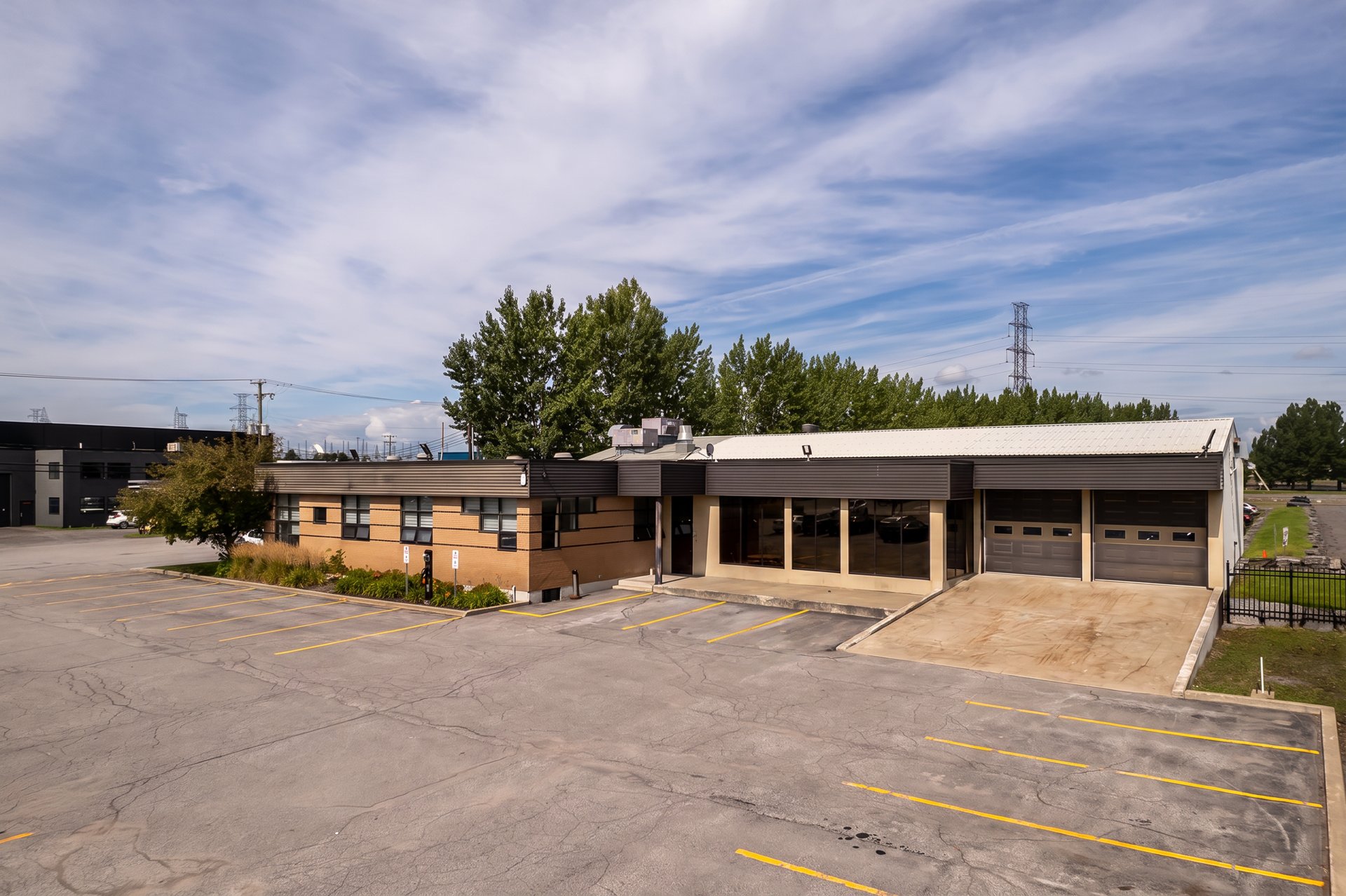MLS: 28854294