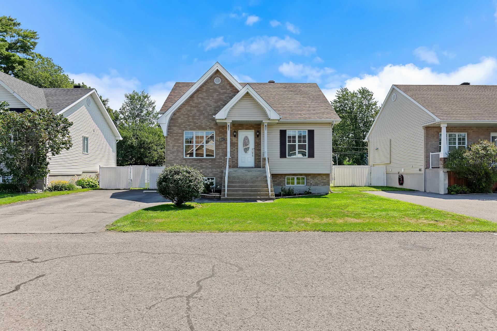MLS: 28408651