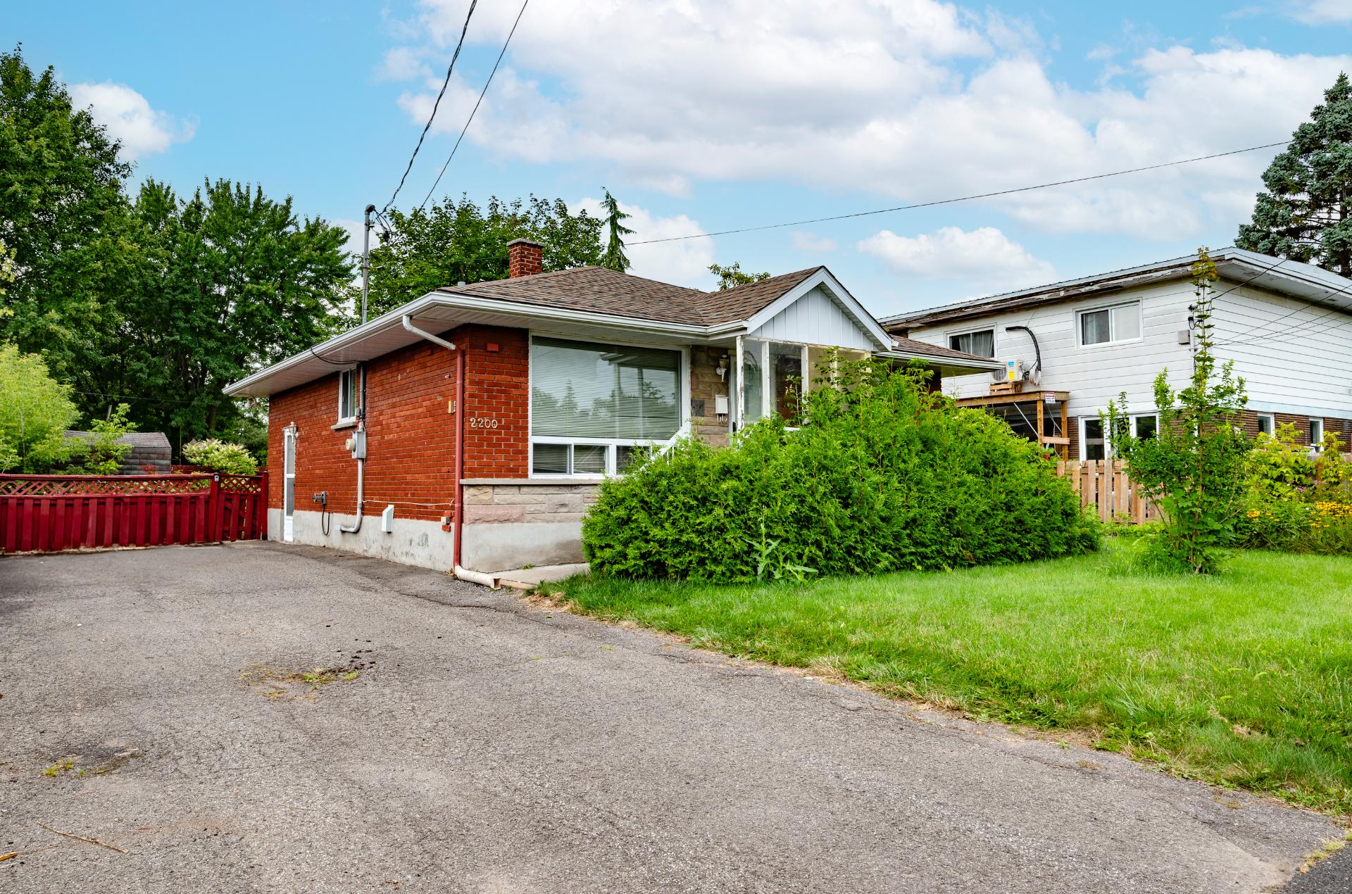 MLS: 23919638
