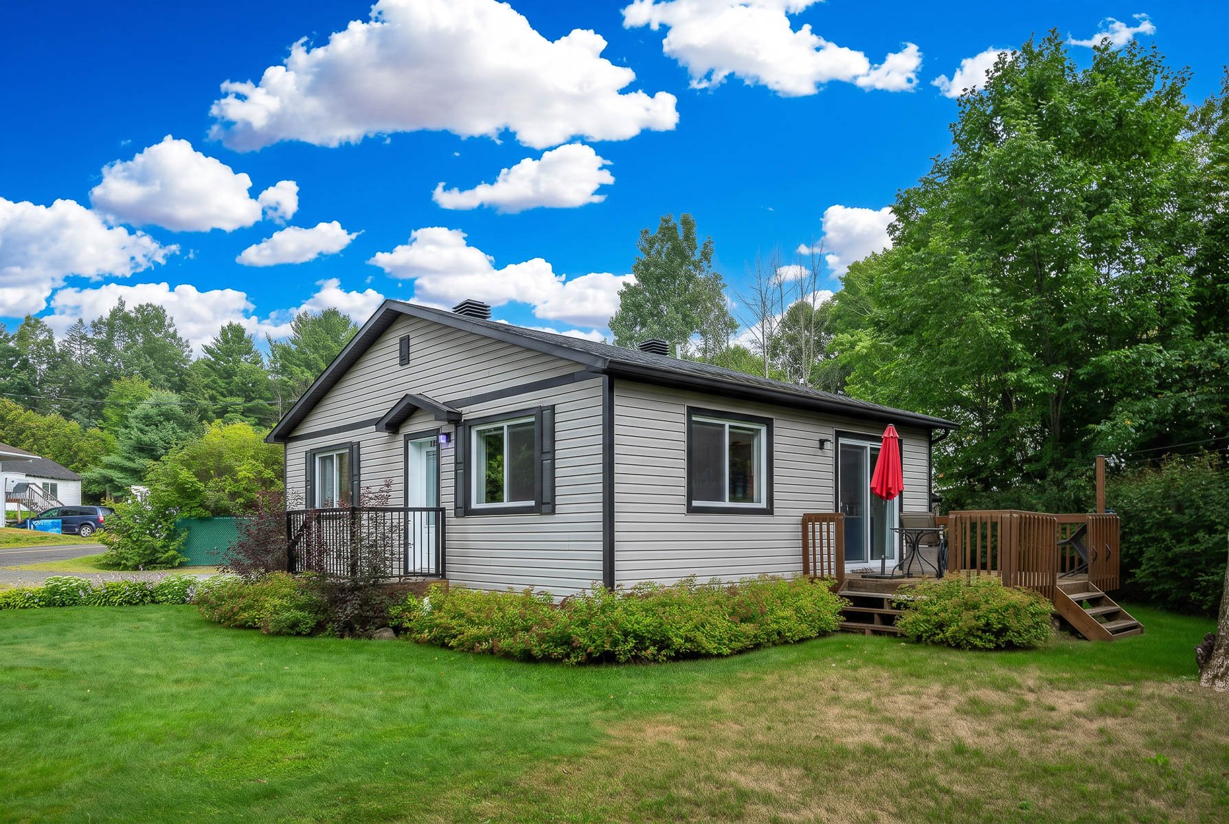 MLS: 25843511