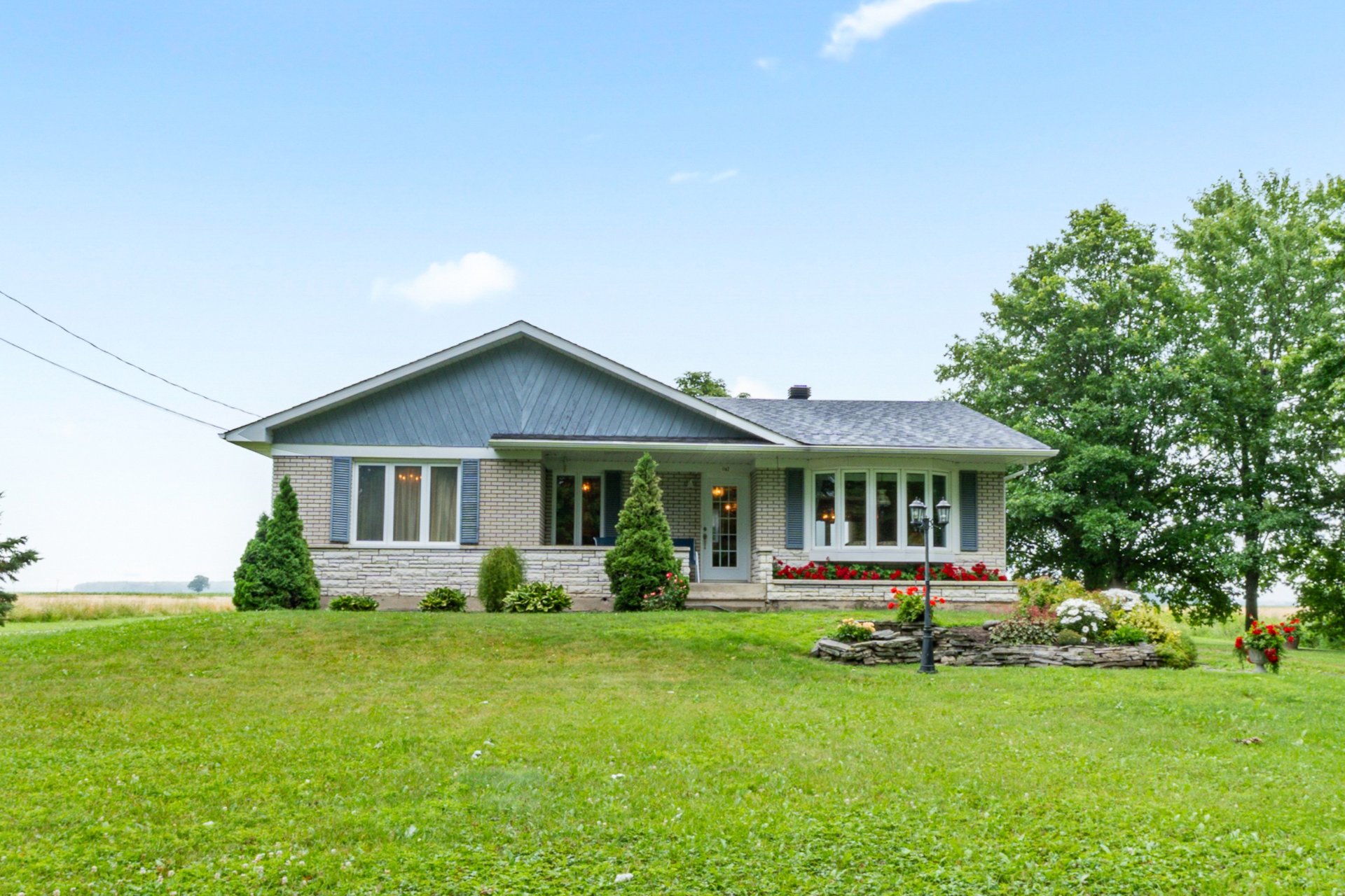 MLS: 28286354