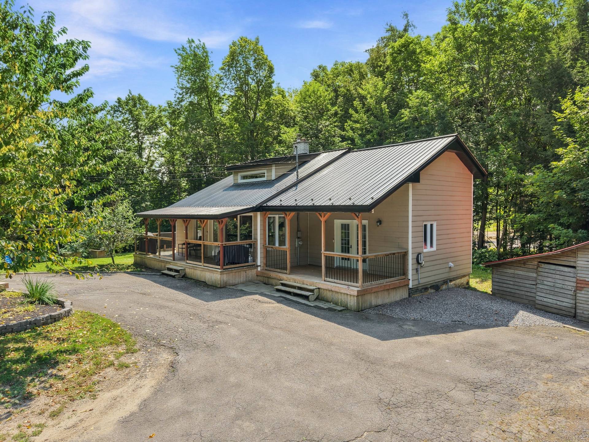 MLS: 25949048