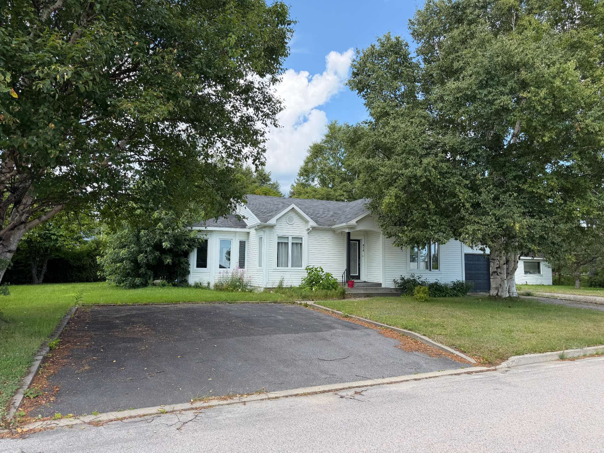 MLS: 22706832