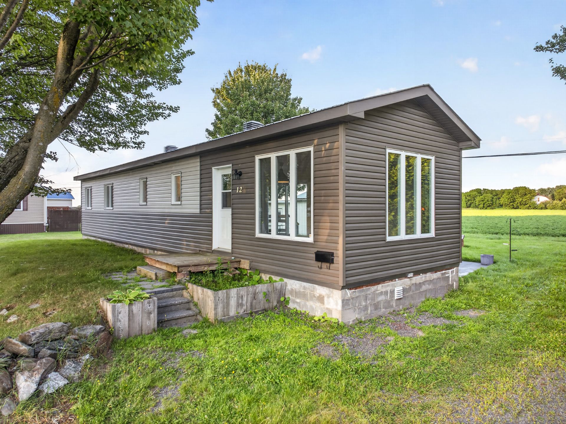 MLS: 25056214
