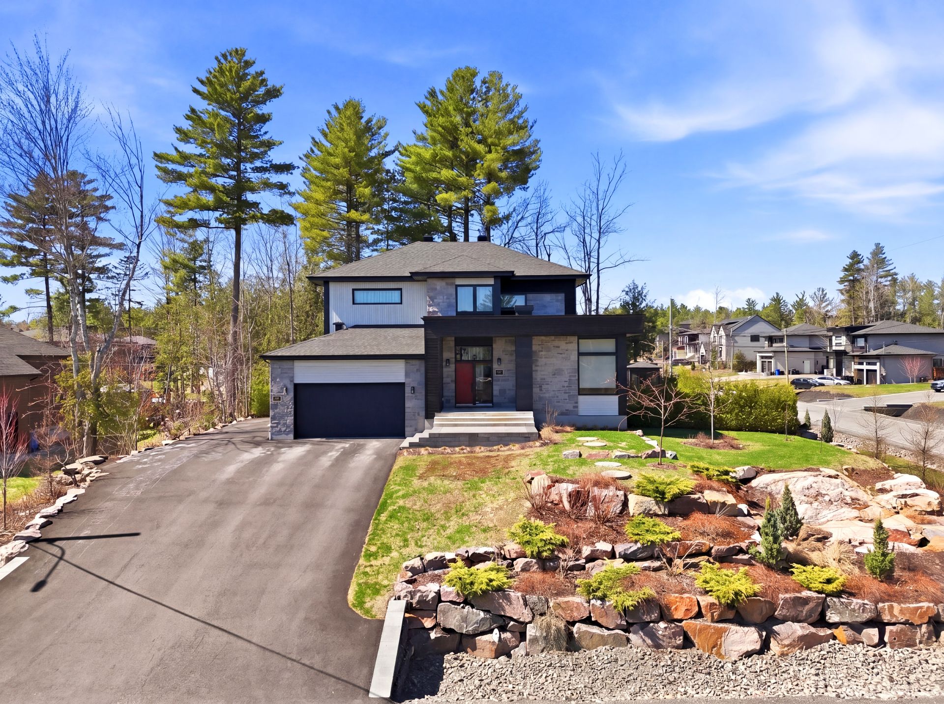 MLS: 27089404