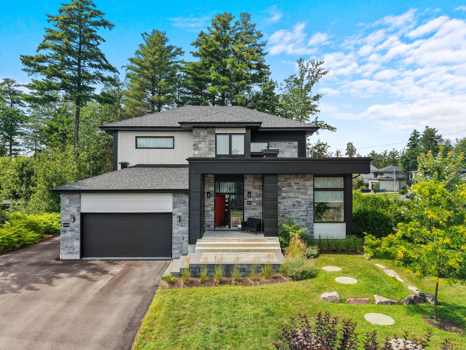 MLS: 27089404