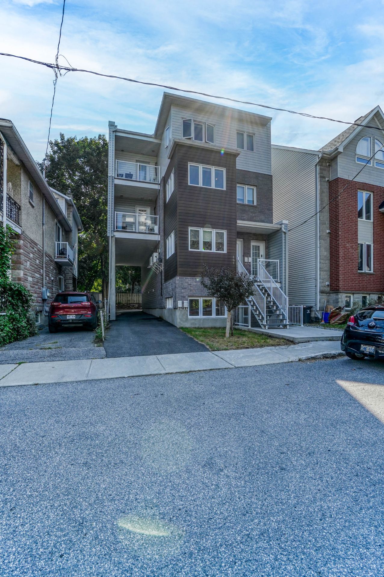 MLS: 22916007