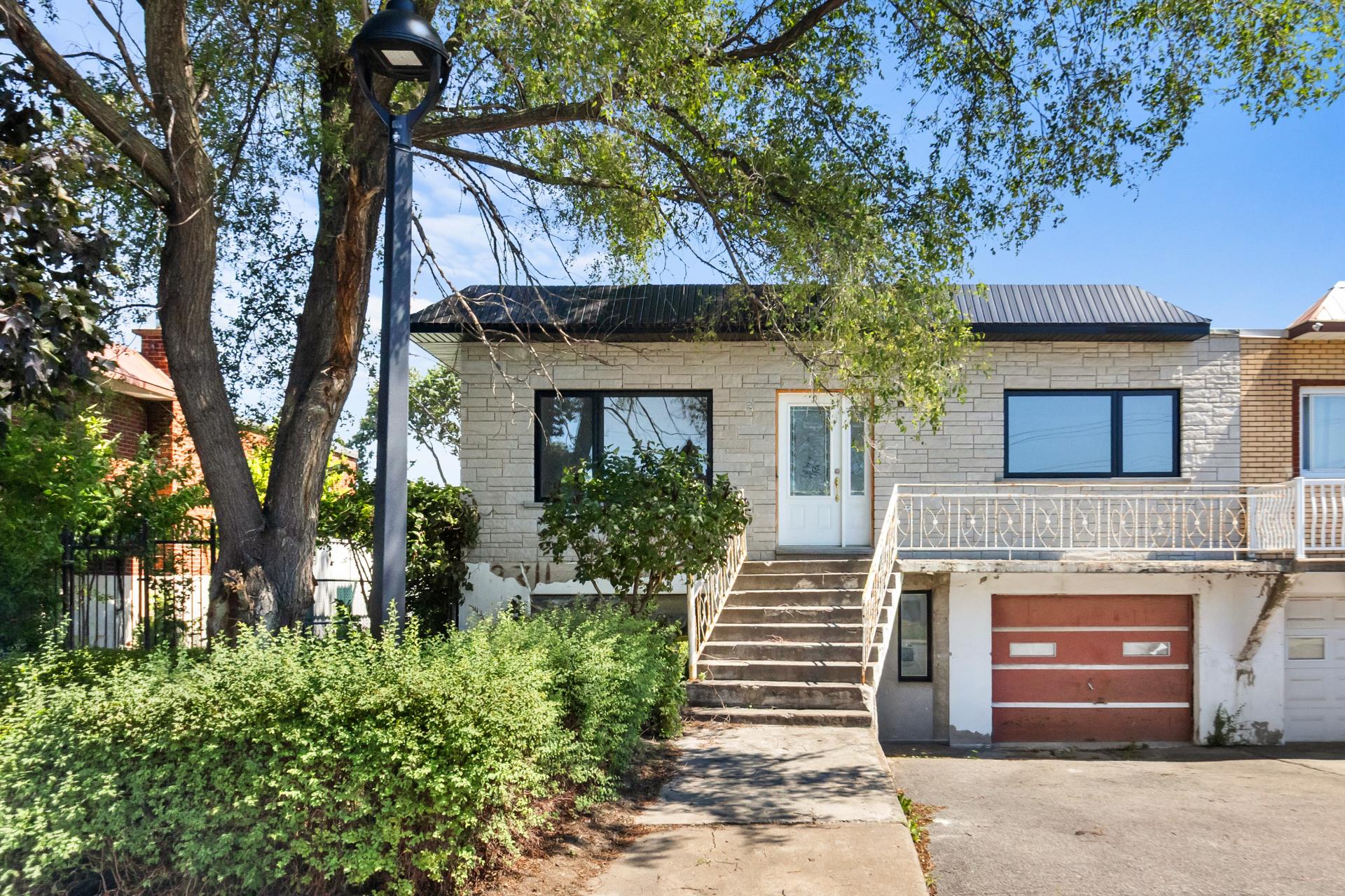 MLS: 23621978