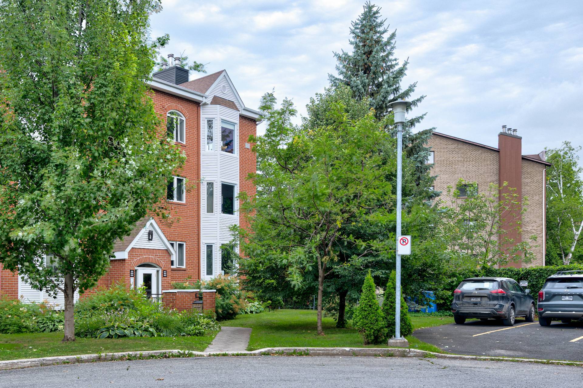 MLS: 19180358
