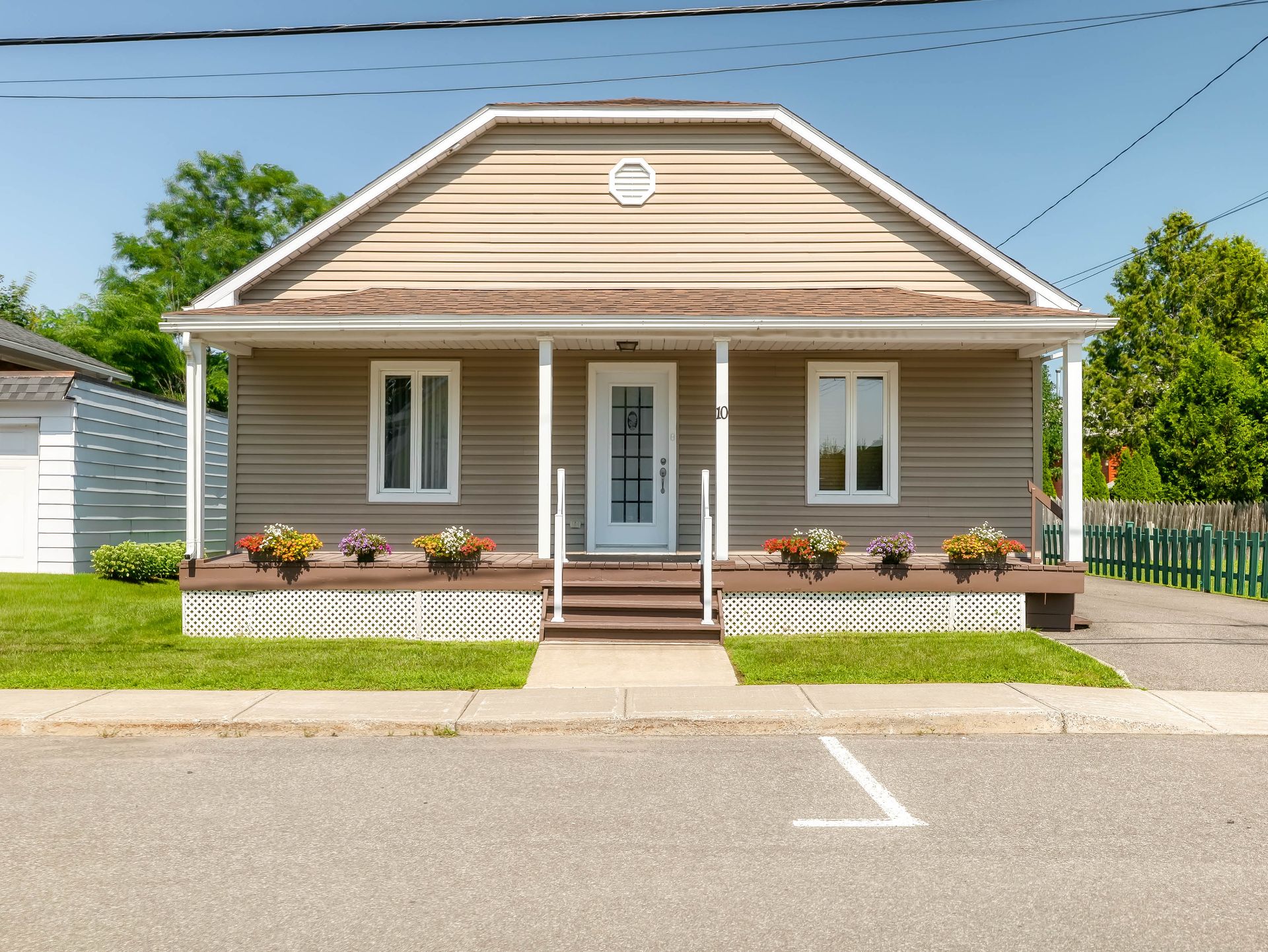 MLS: 27279709