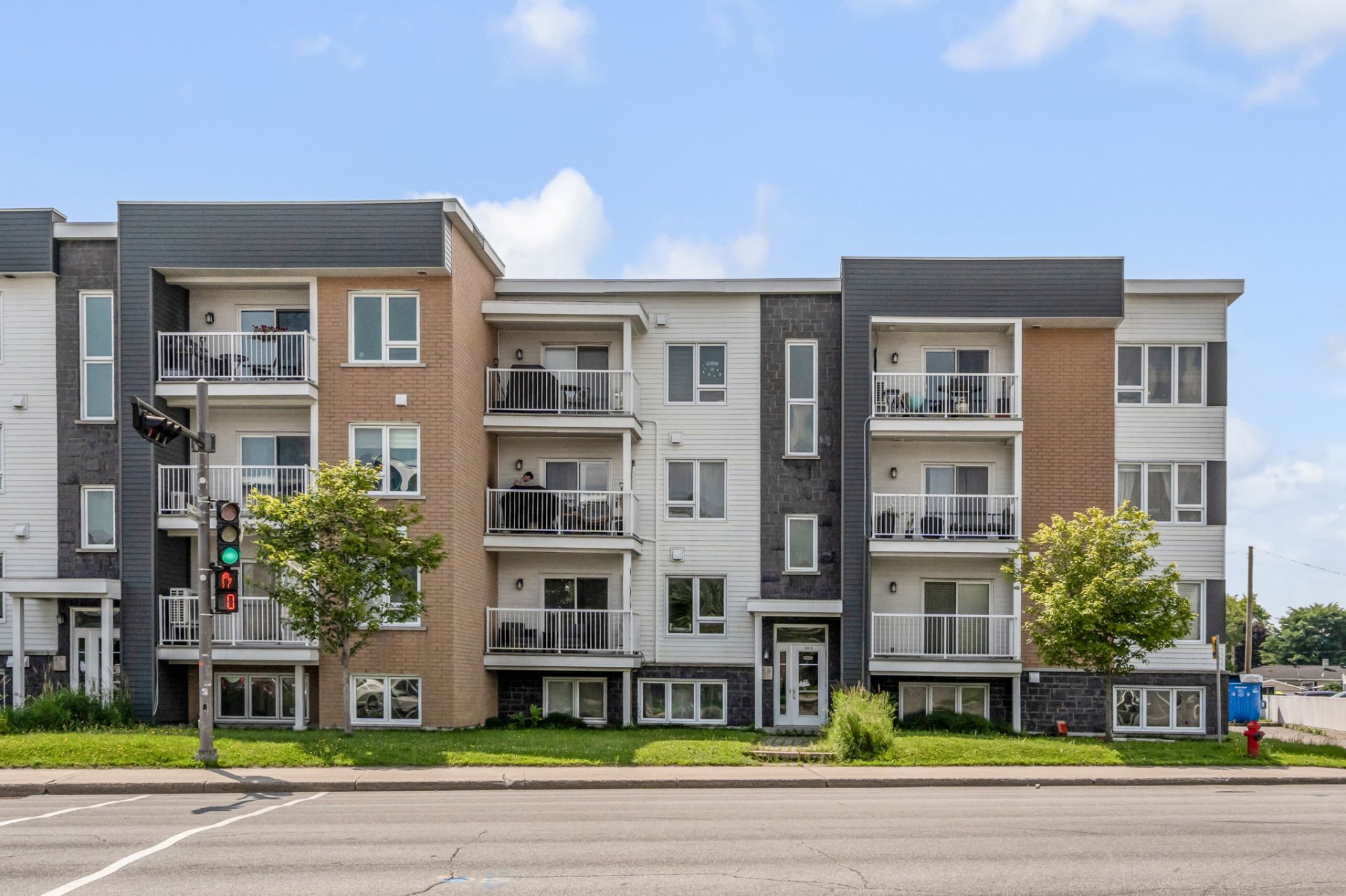 MLS: 28344052