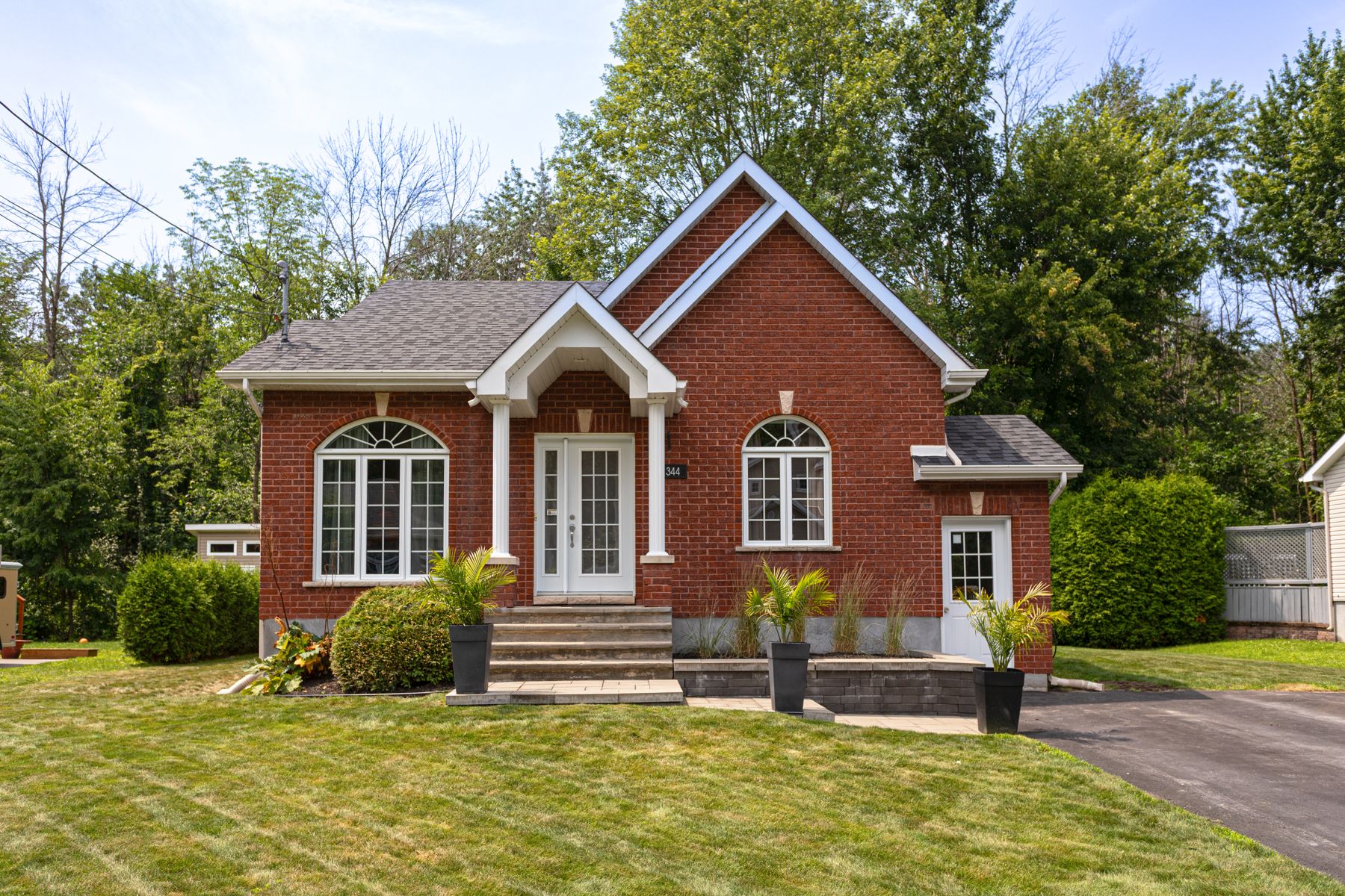 MLS: 15800804