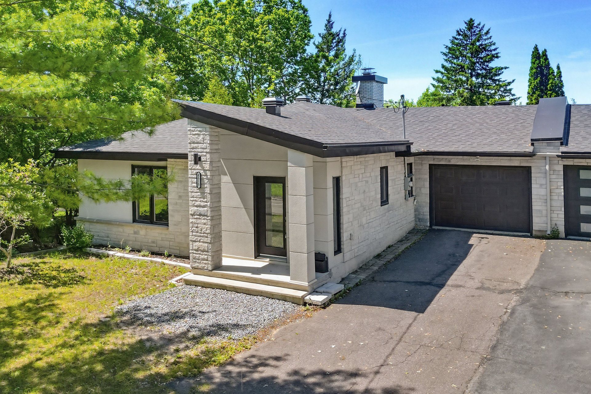 MLS: 24931396