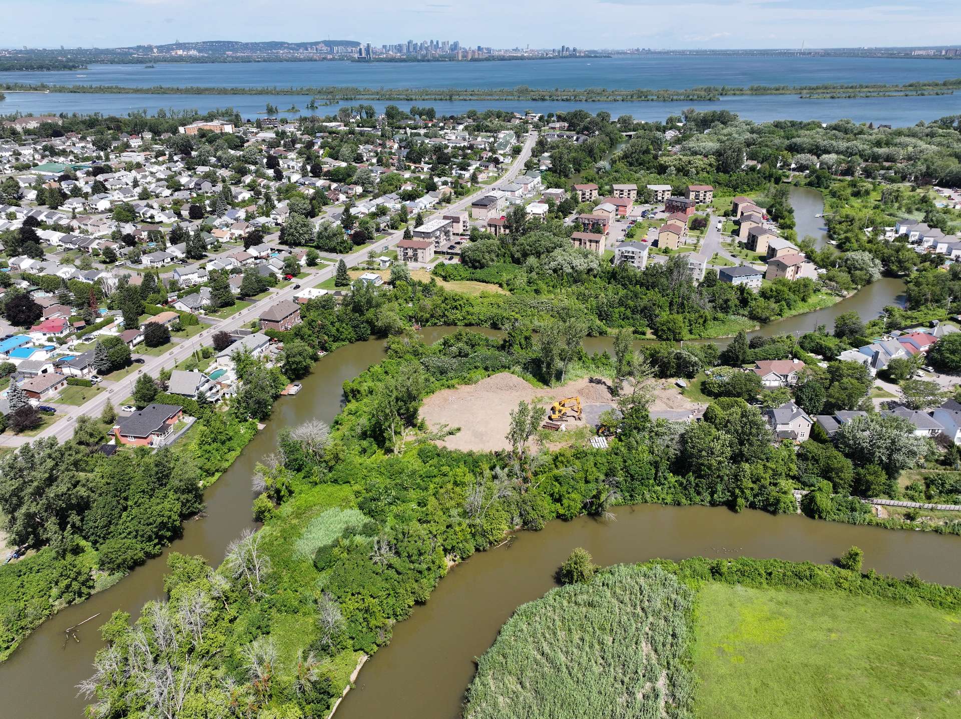MLS: 15700317