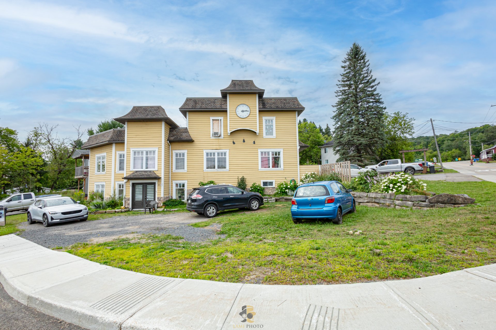 MLS: 25637558