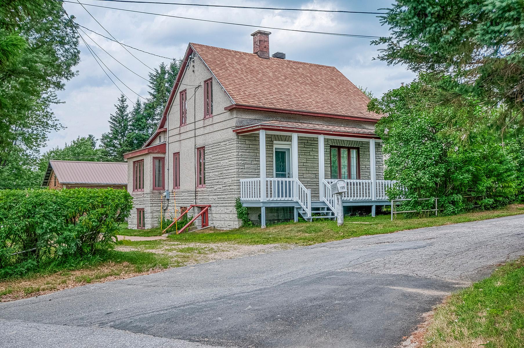 MLS: 20043362