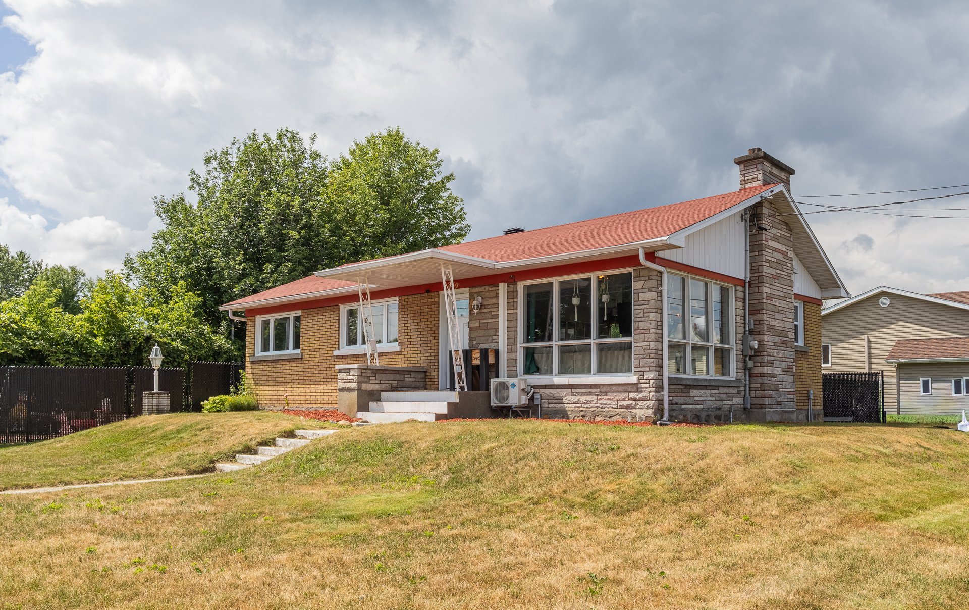 MLS: 17255233