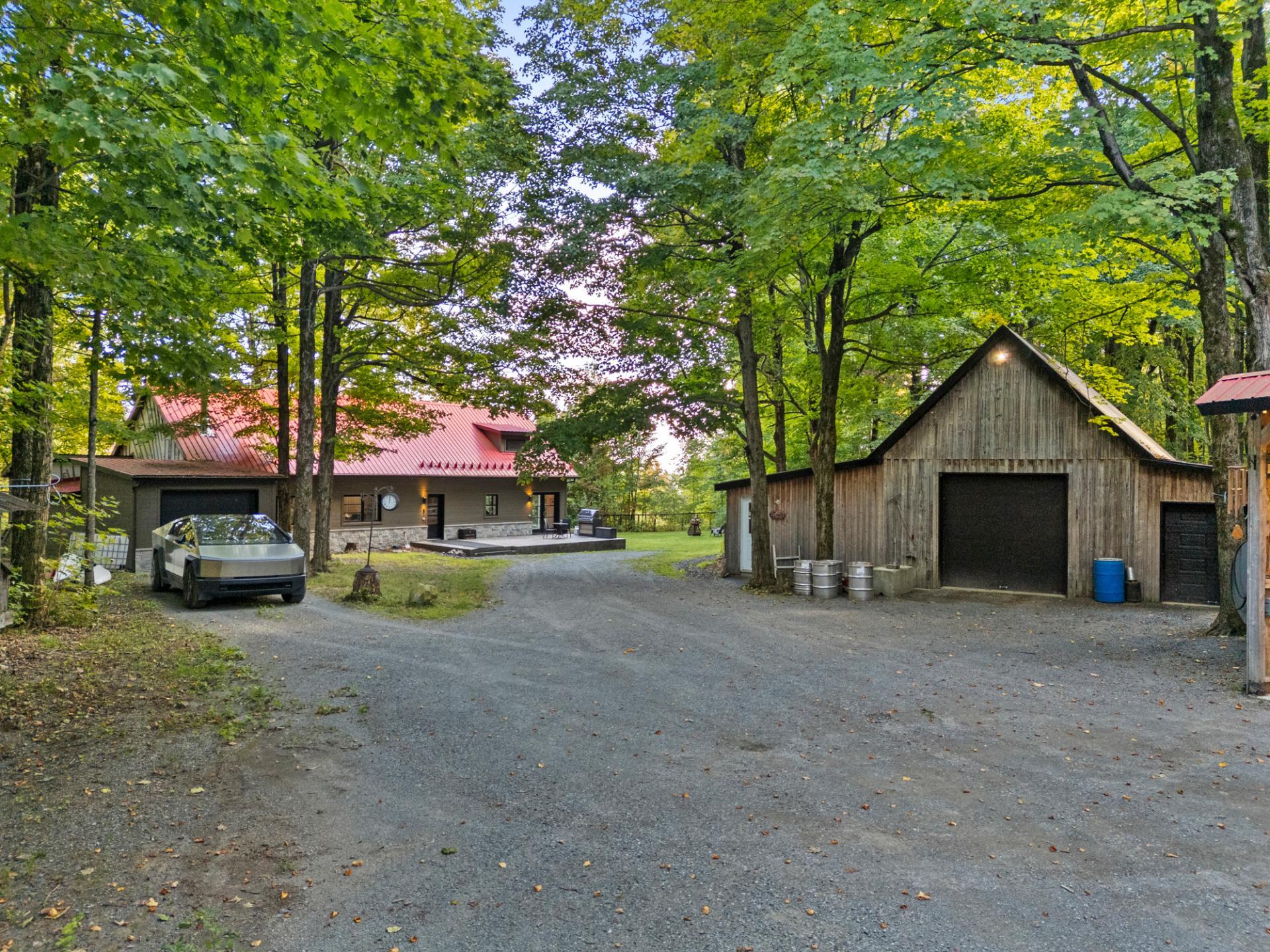 MLS: 28613370