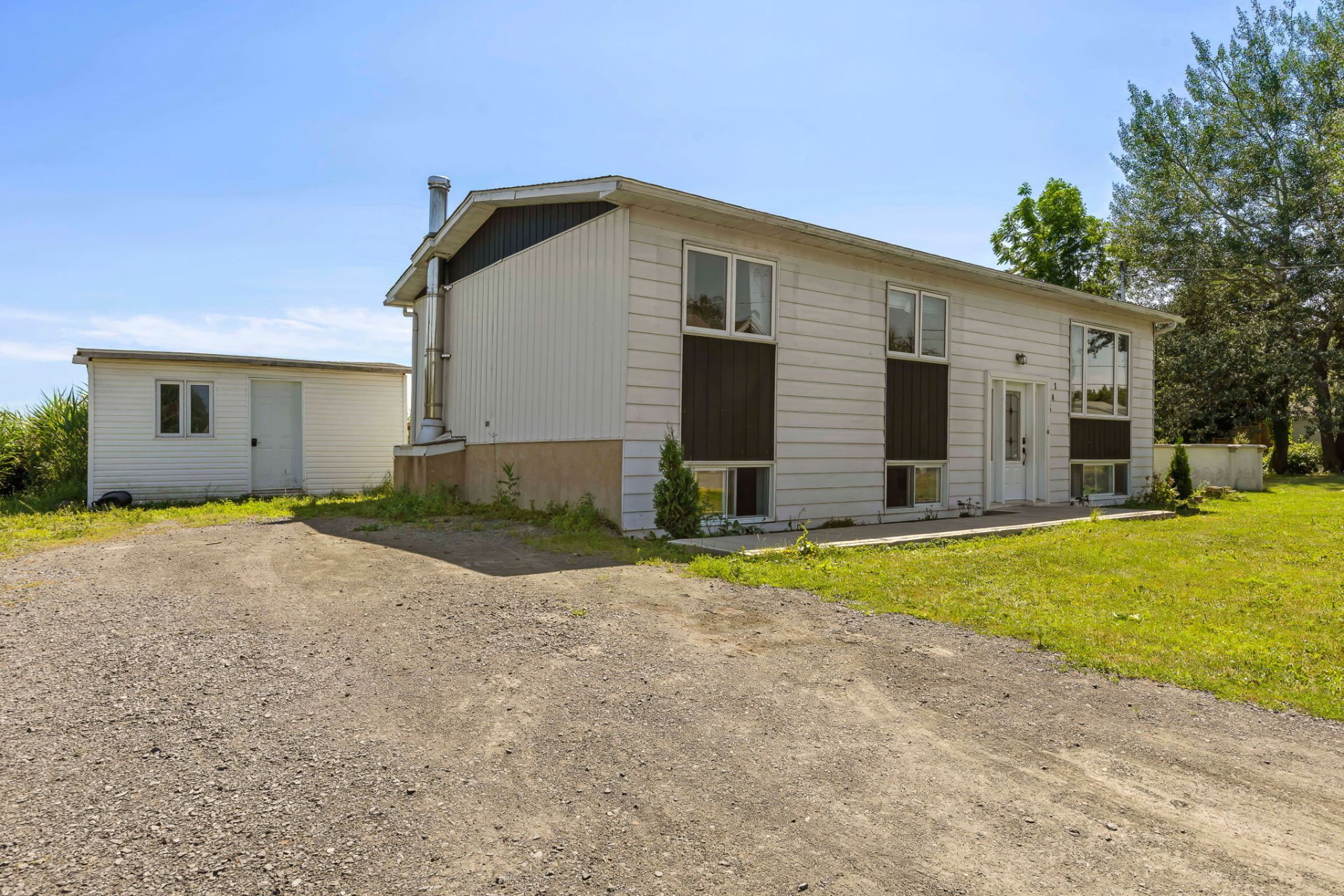 MLS: 17943396