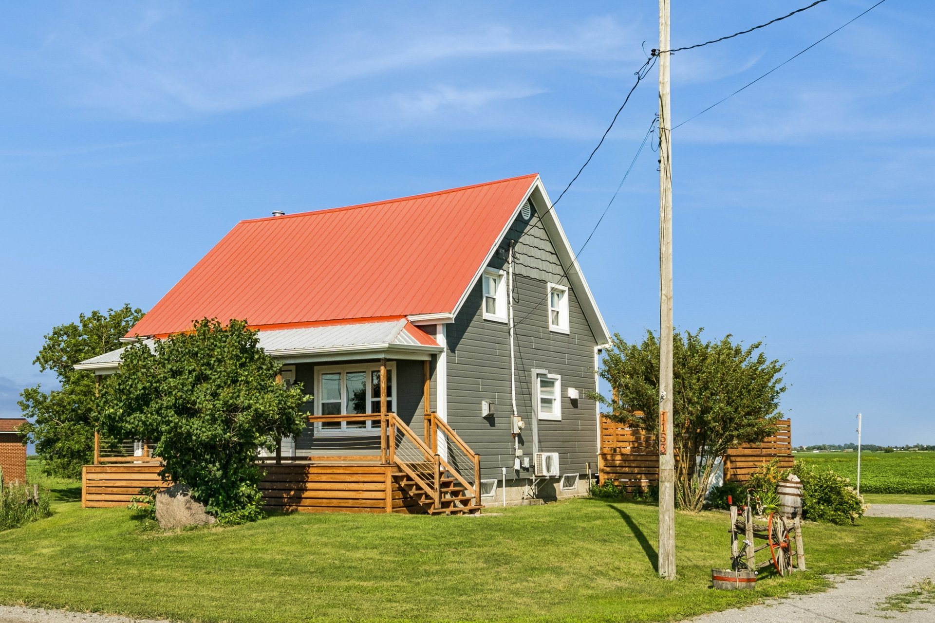 MLS: 25945784