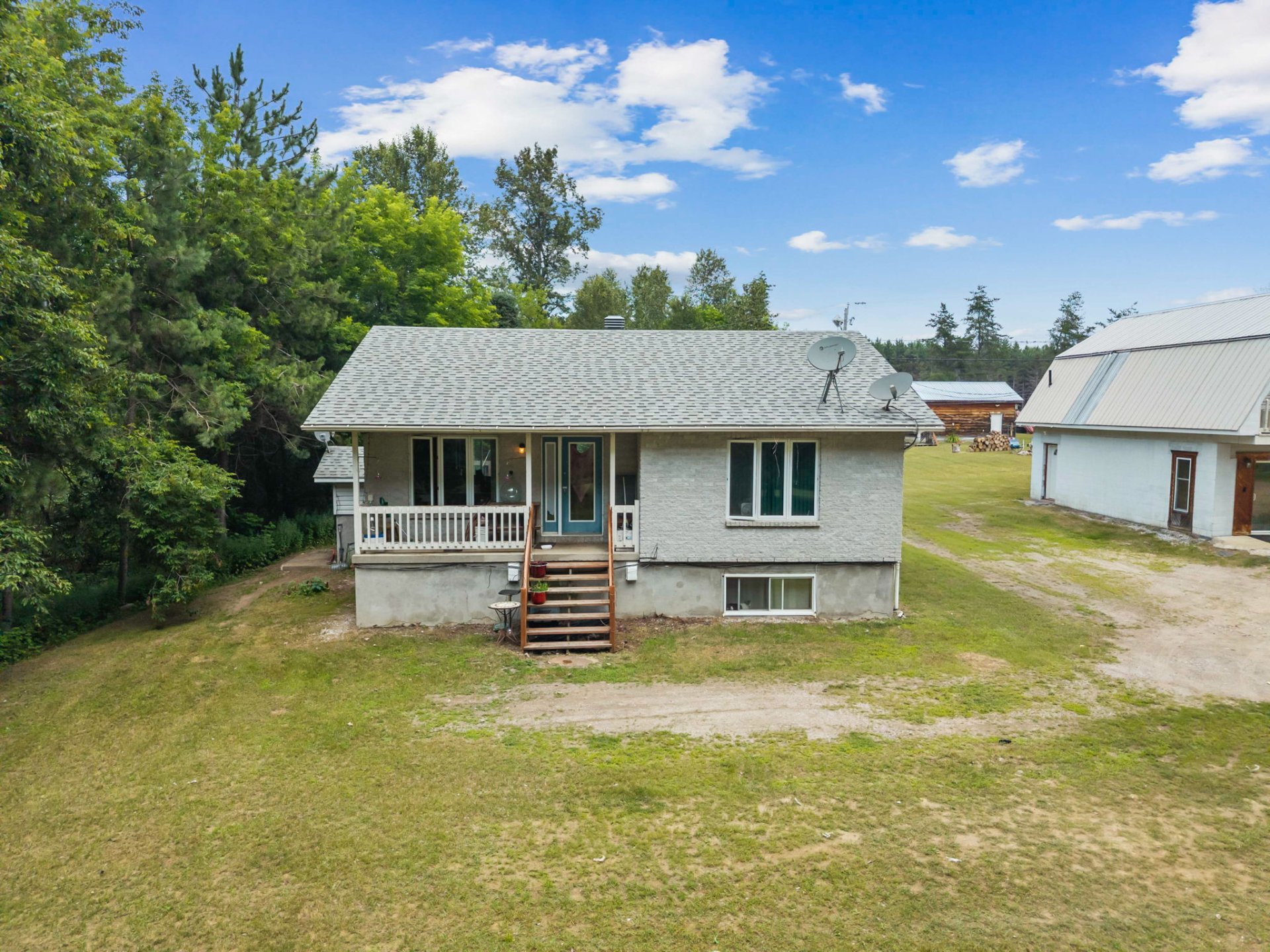 MLS: 22300898