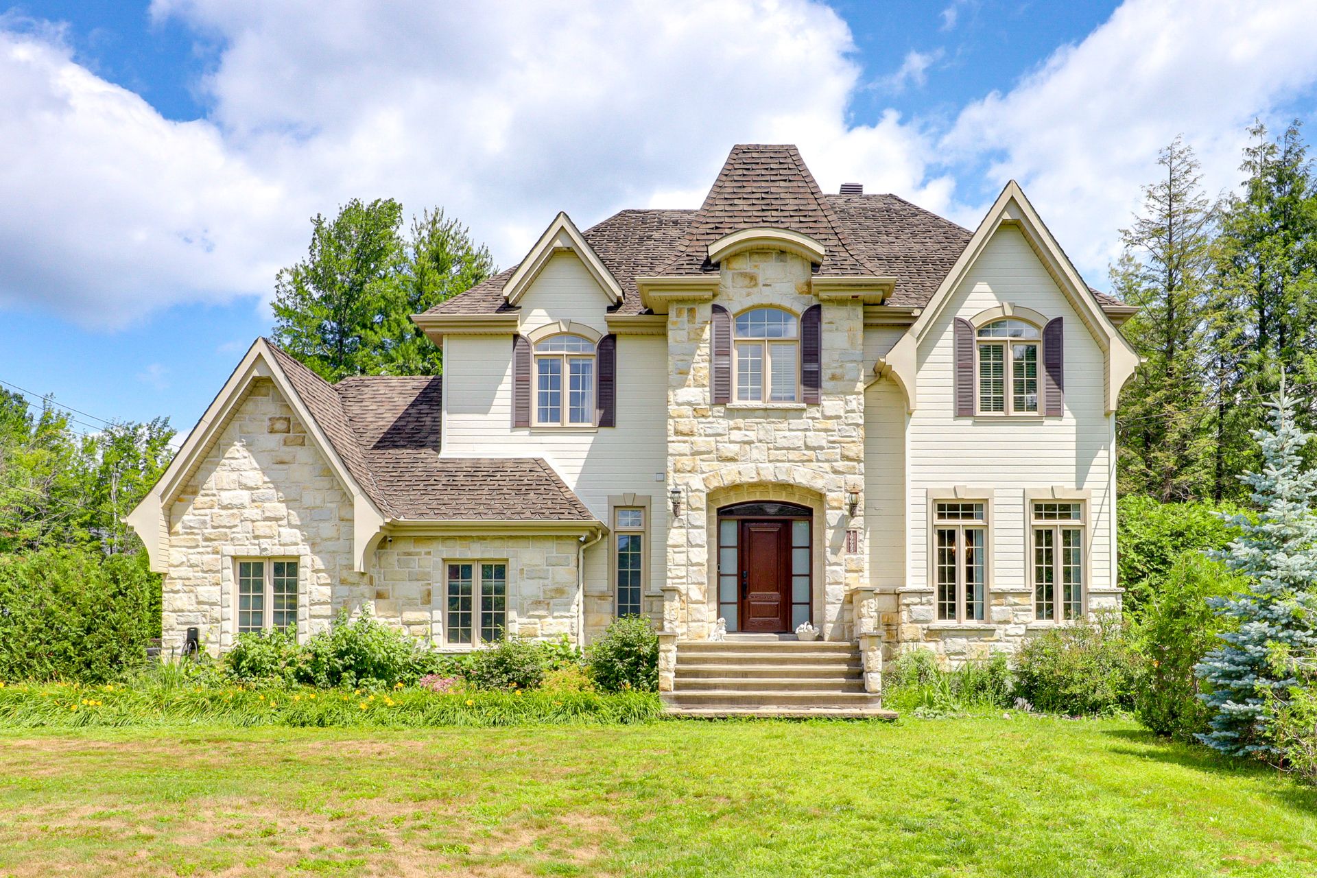 MLS: 23804803