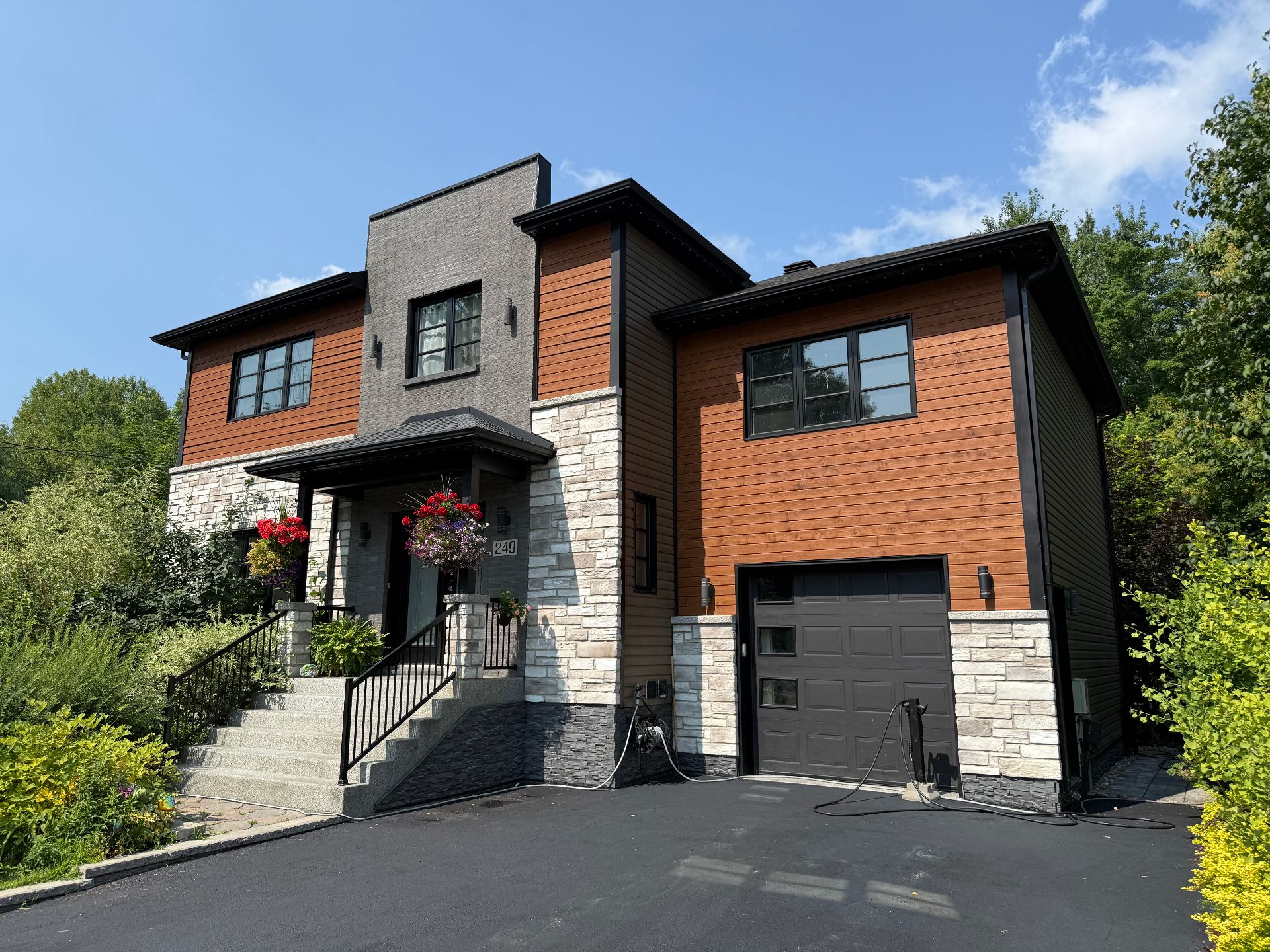 MLS: 15163941