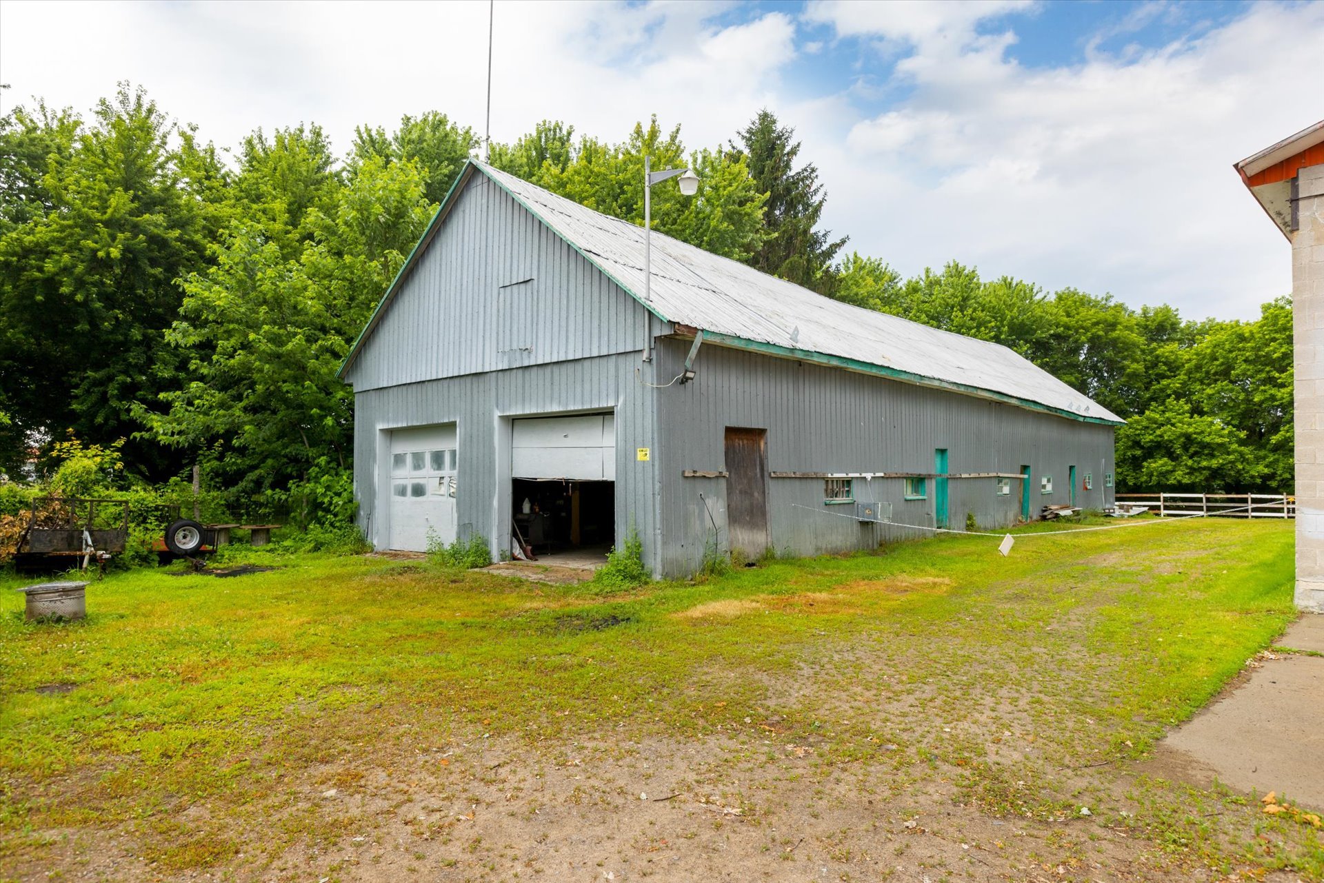 MLS: 28607943