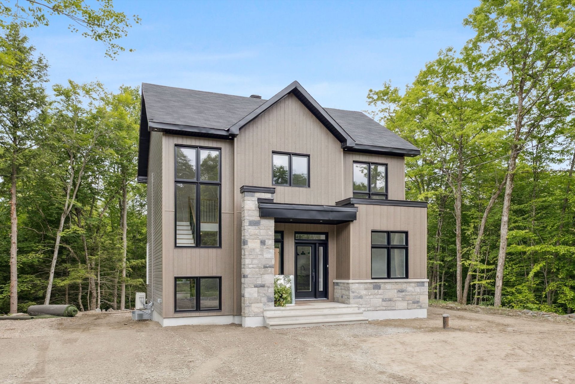 MLS: 24690634
