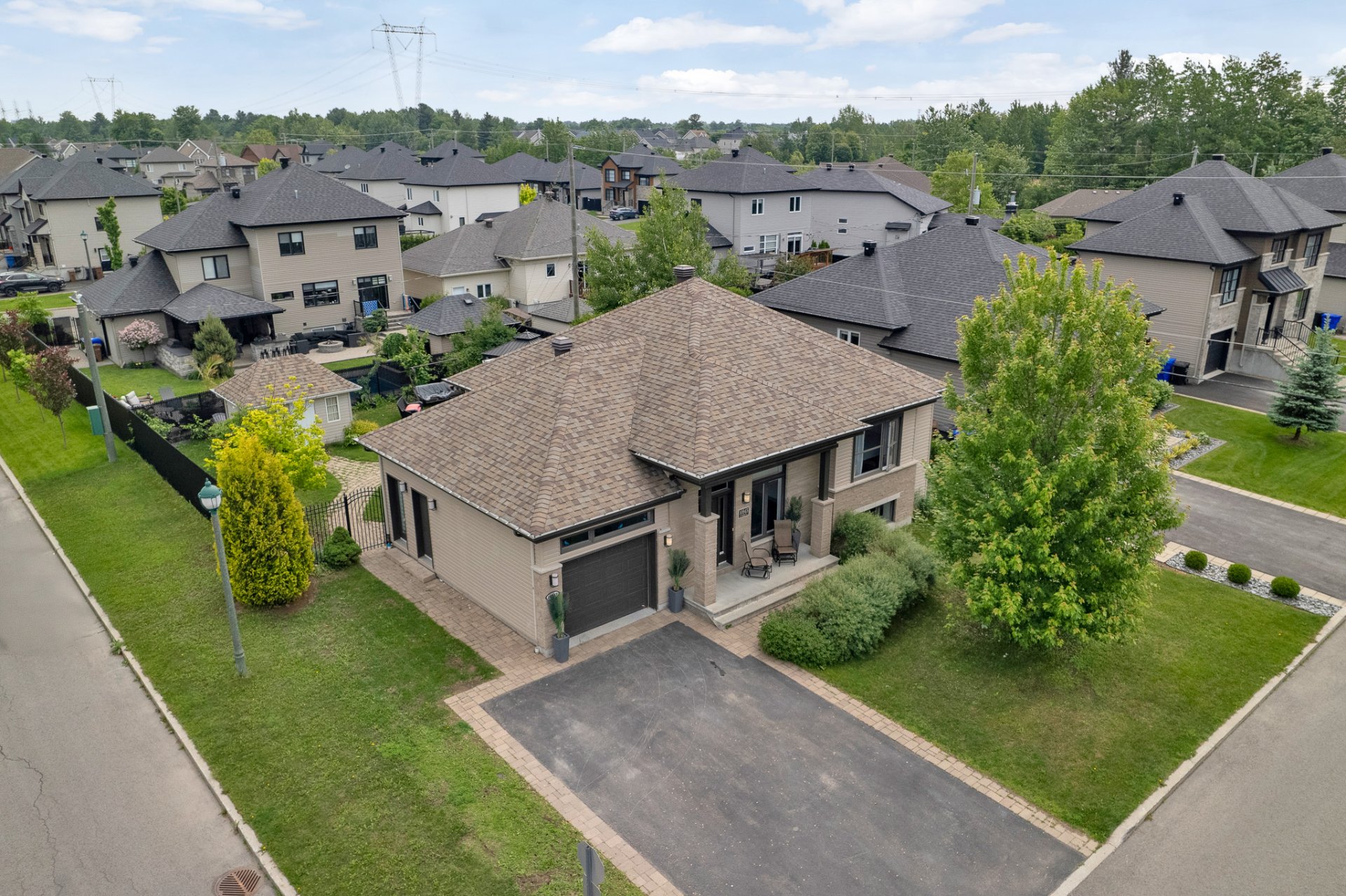 MLS: 28945010