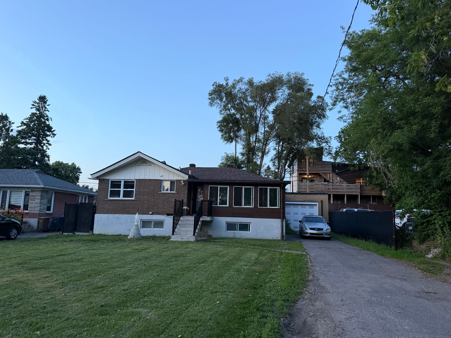 MLS: 25813030
