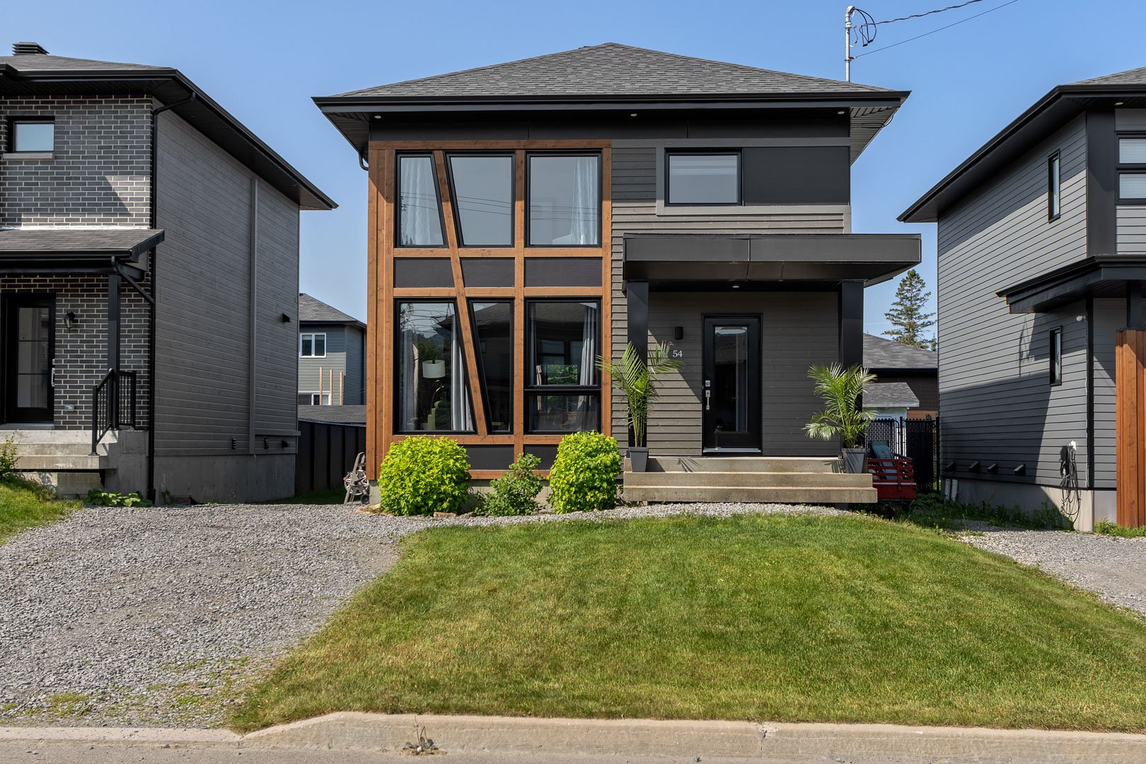 MLS: 23720664