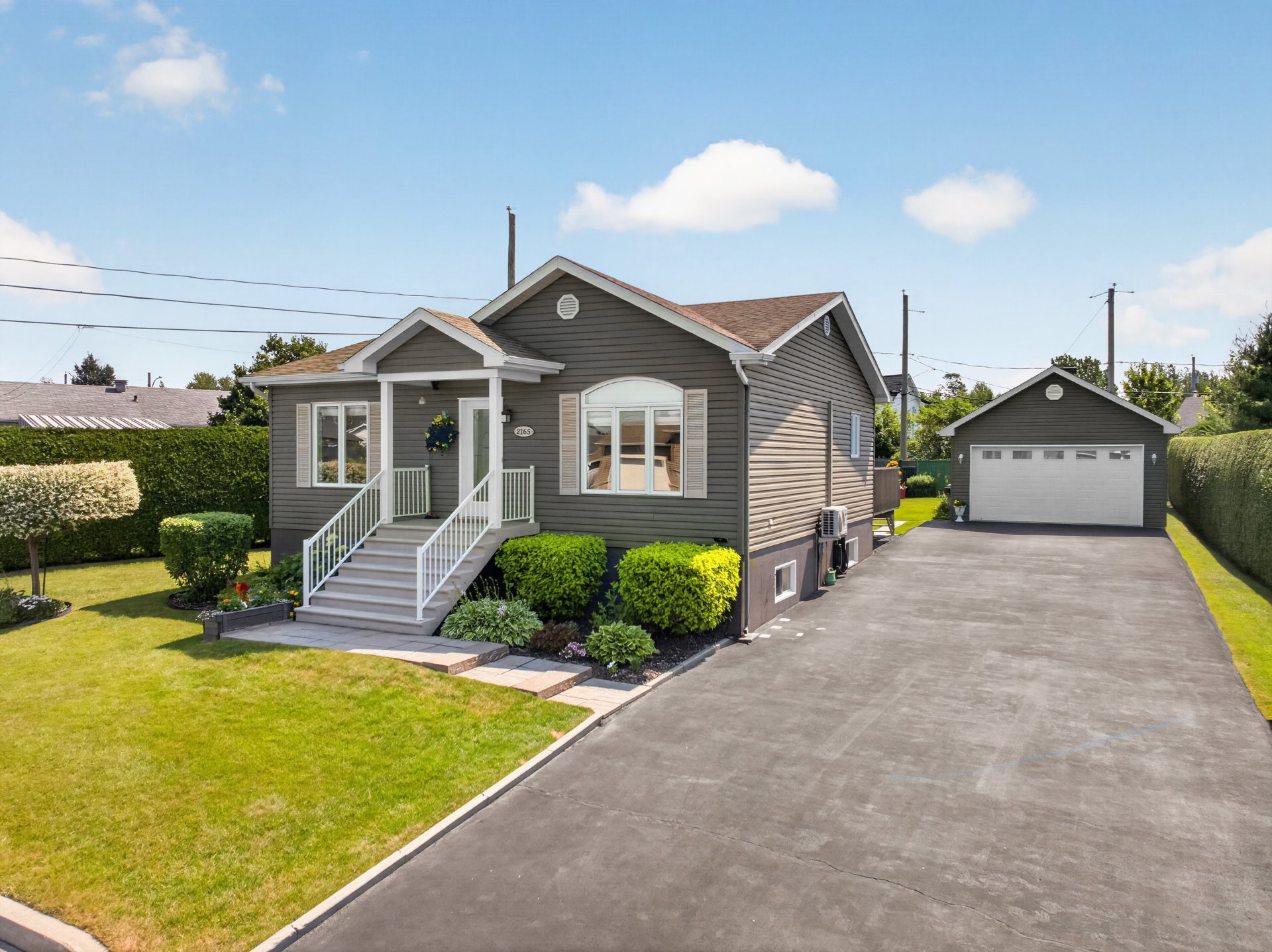MLS: 25634904