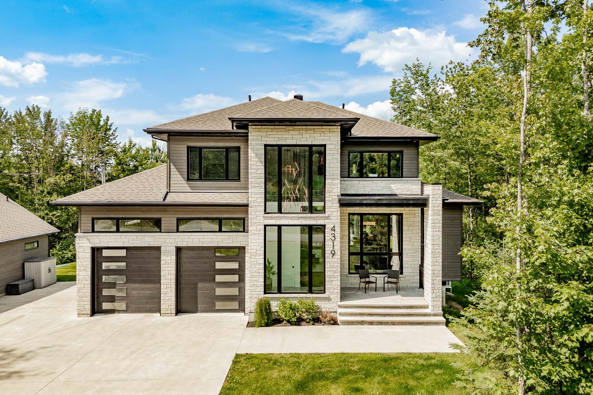 MLS: 21752459
