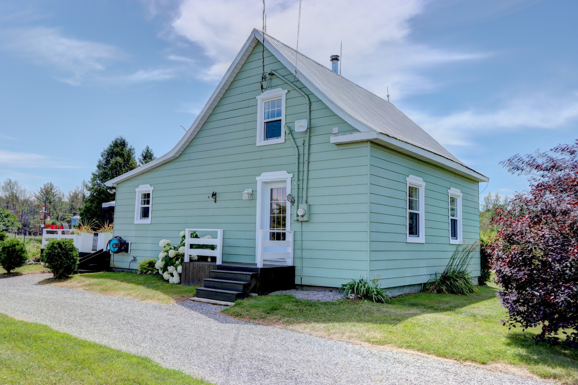 MLS: 17752873
