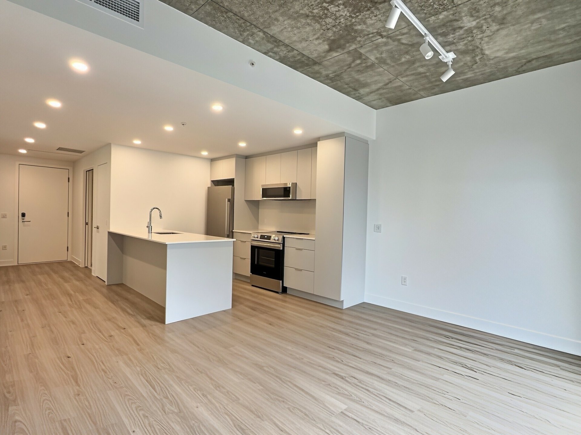 MLS: 20827974