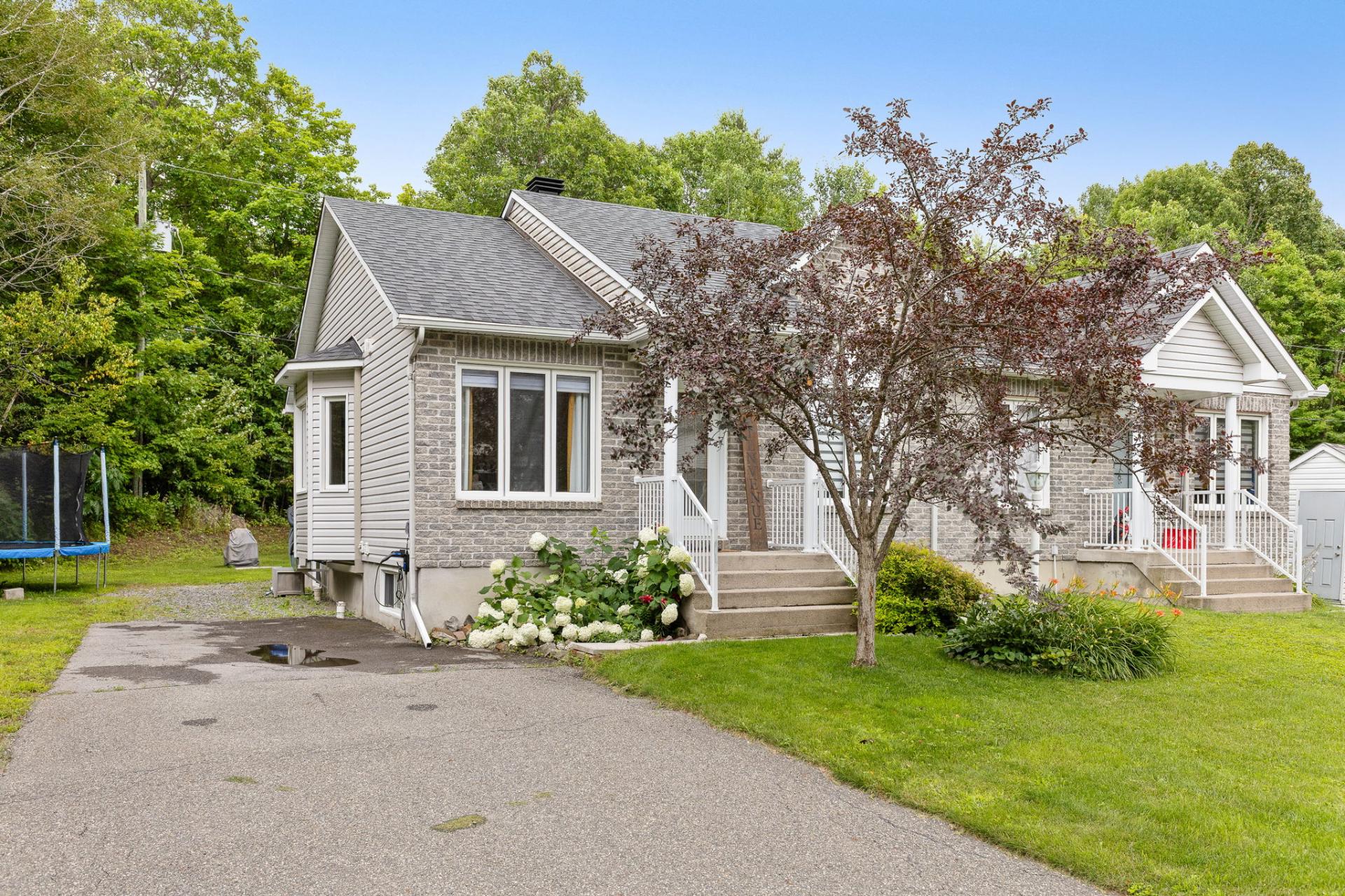 MLS: 24648616