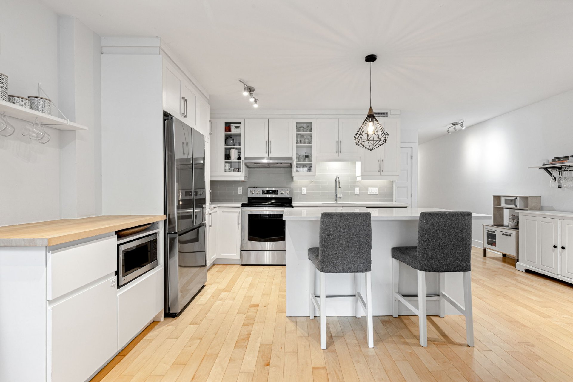 MLS: 25807435
