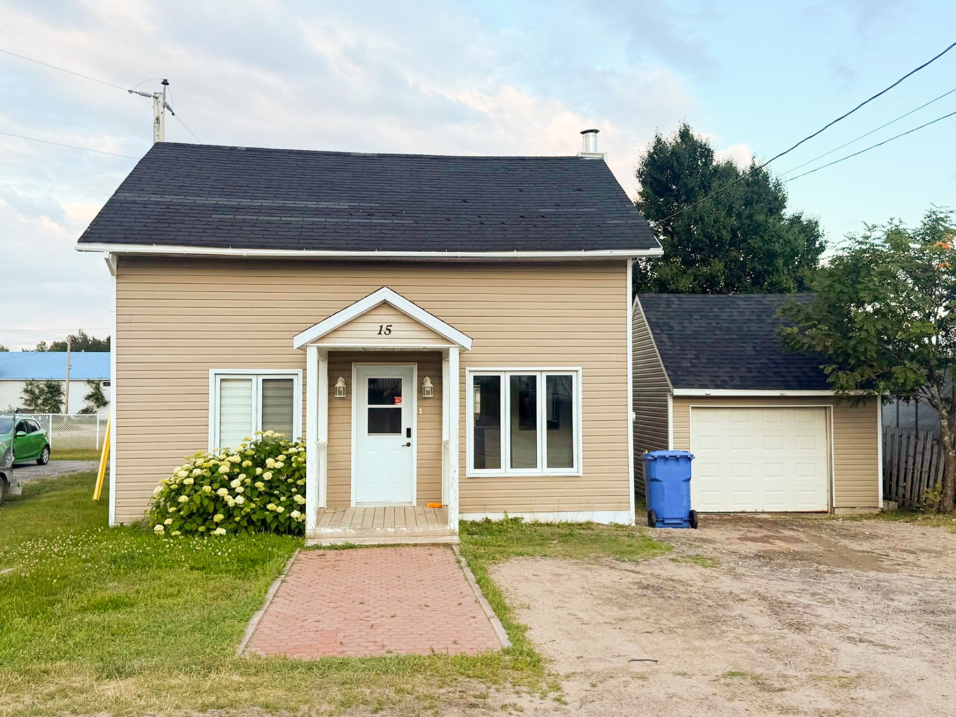 MLS: 22148125