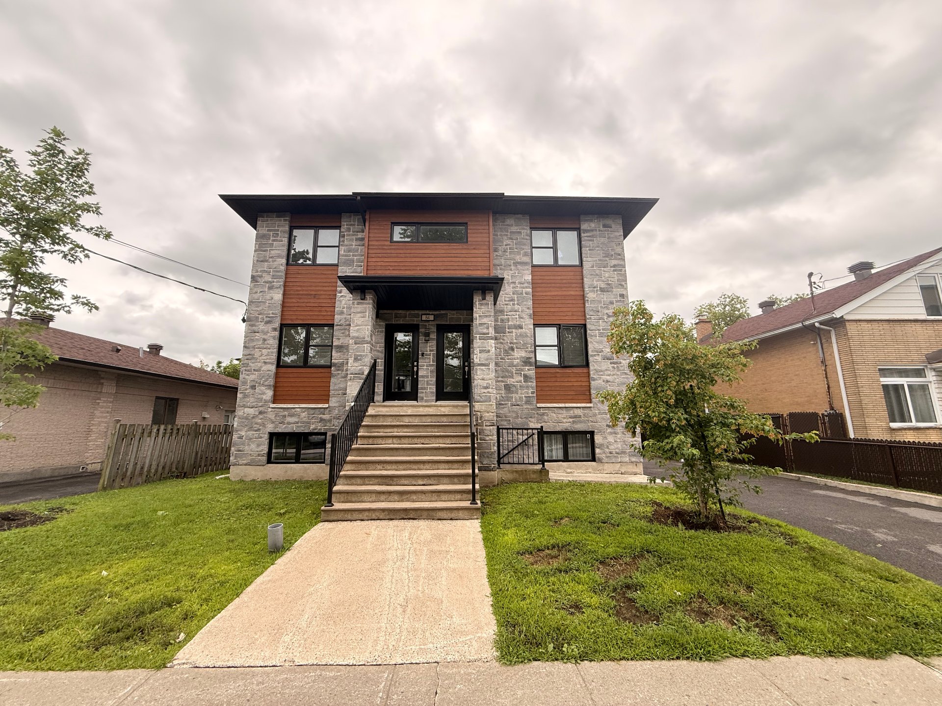 MLS: 27795439