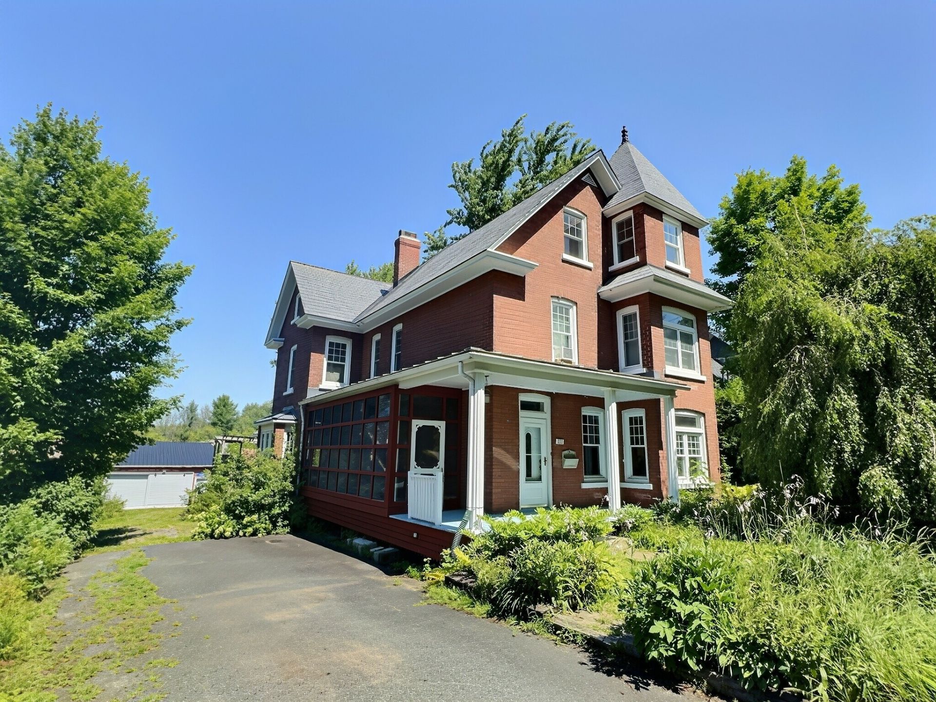 MLS: 10984831