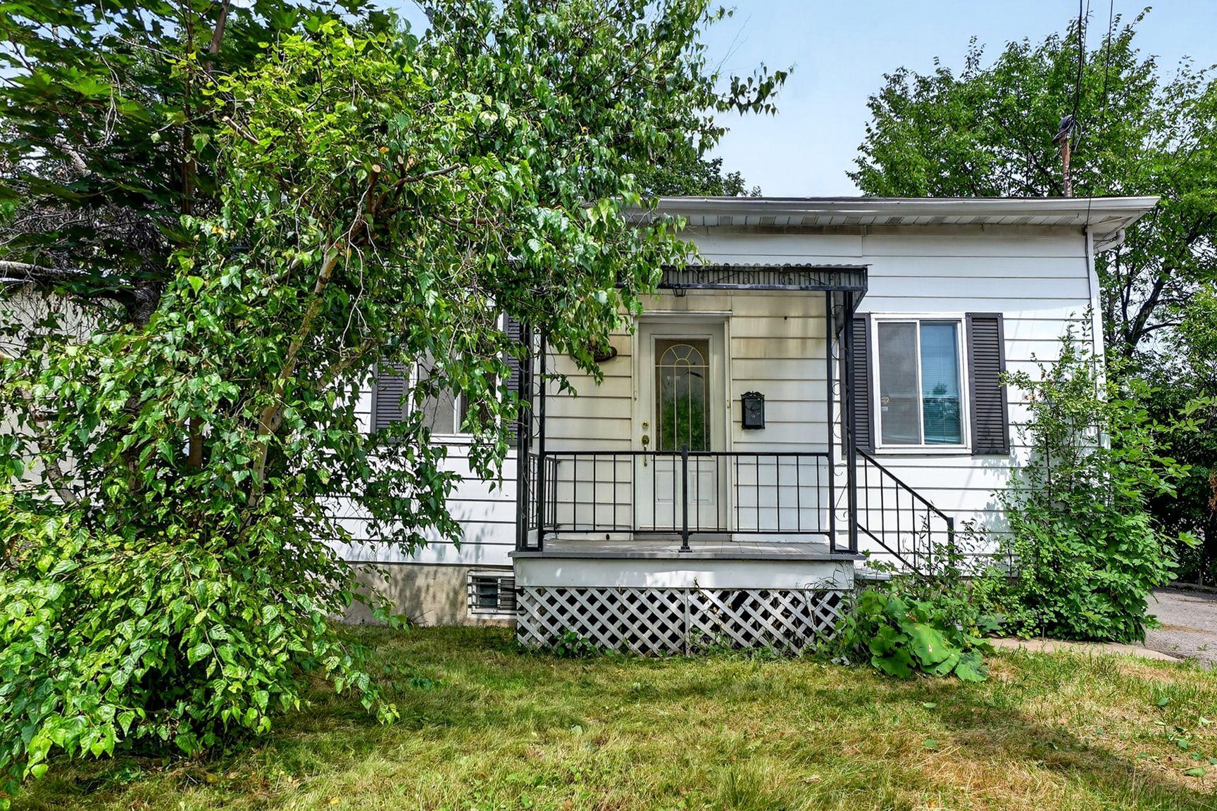 MLS: 25813376