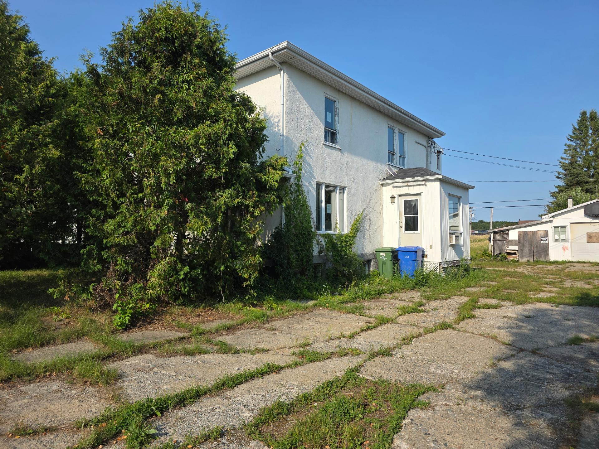 MLS: 28804894