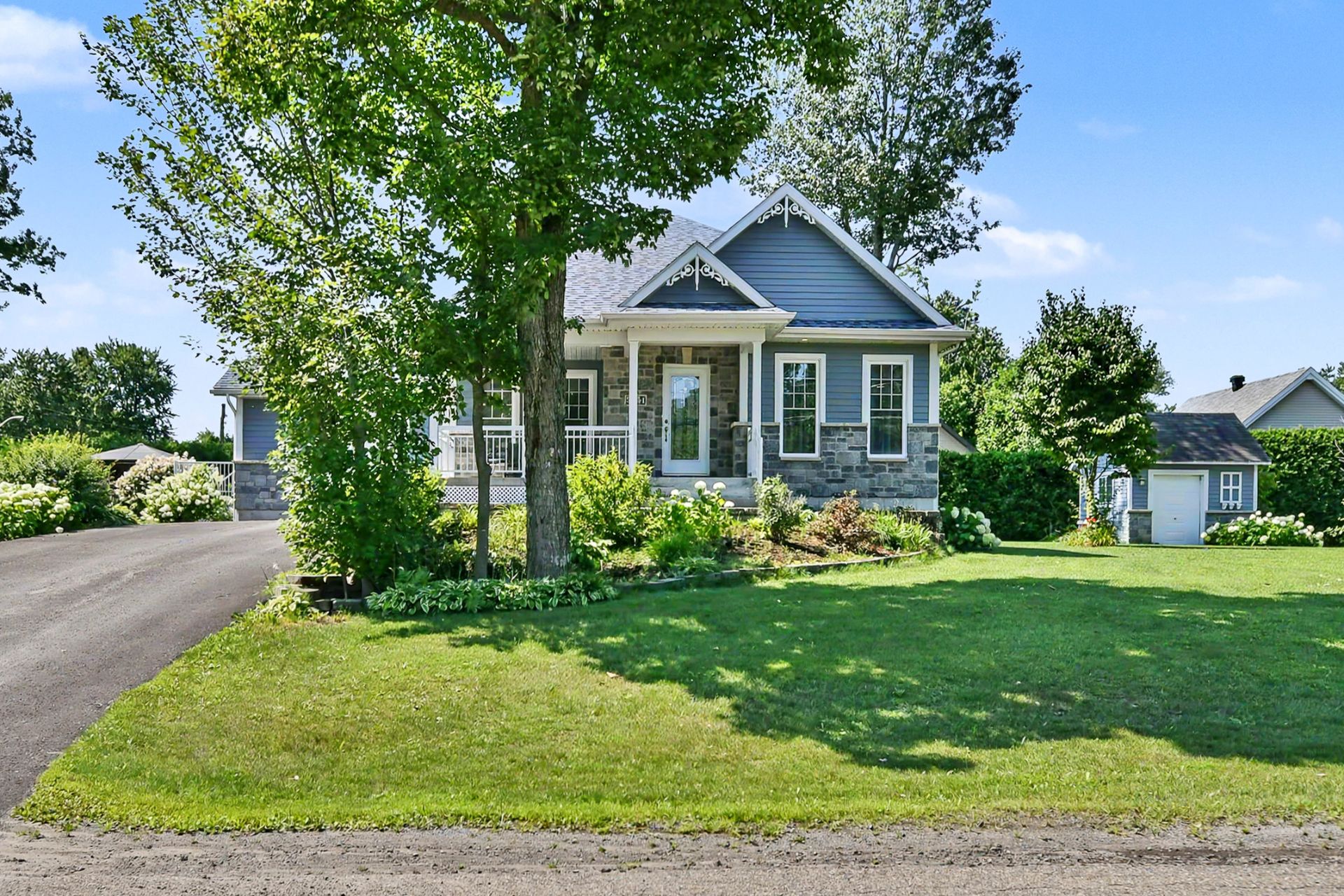 MLS: 23364799