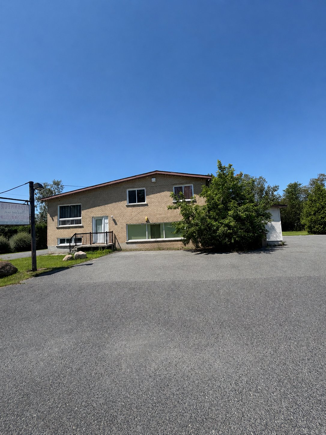 MLS: 18136196