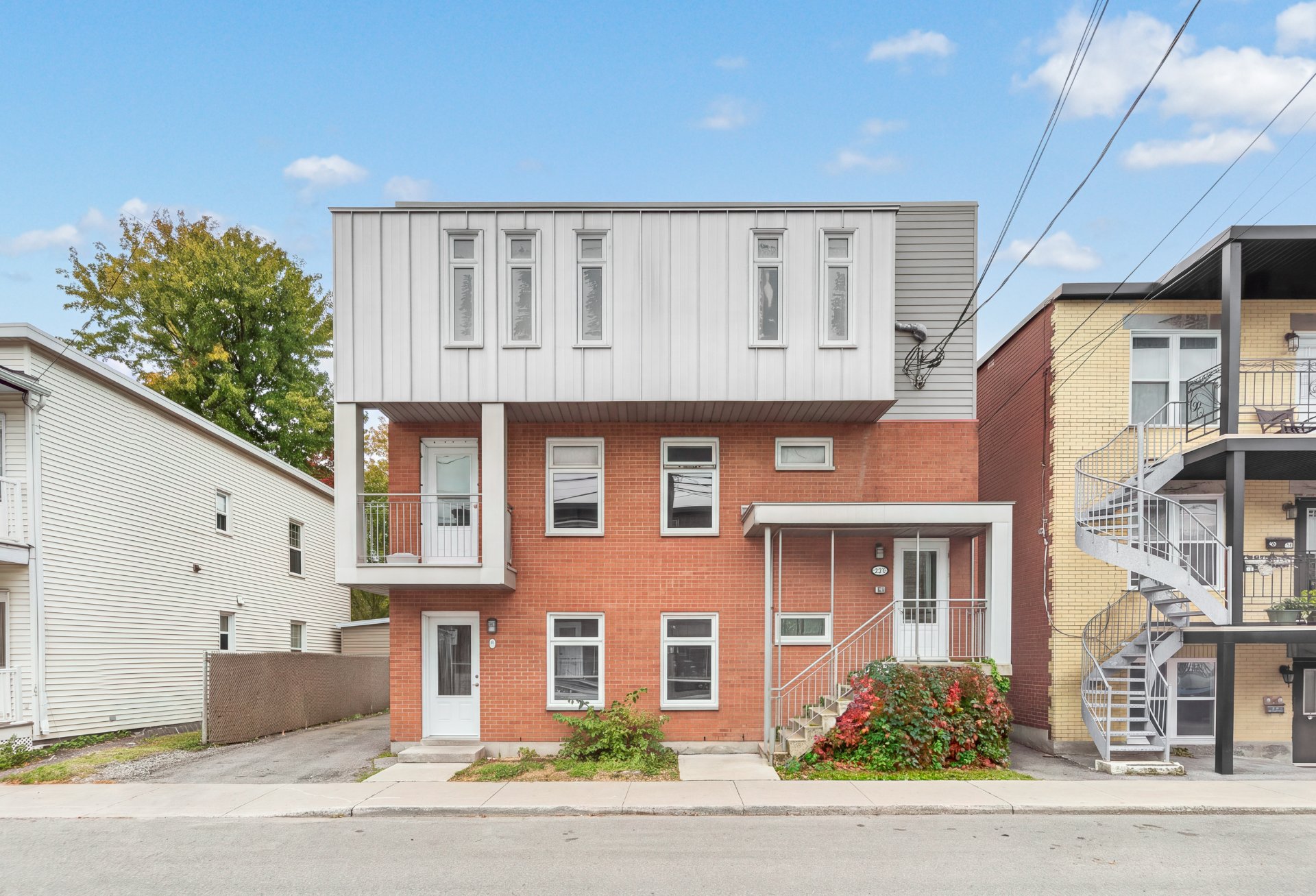 MLS: 24983326