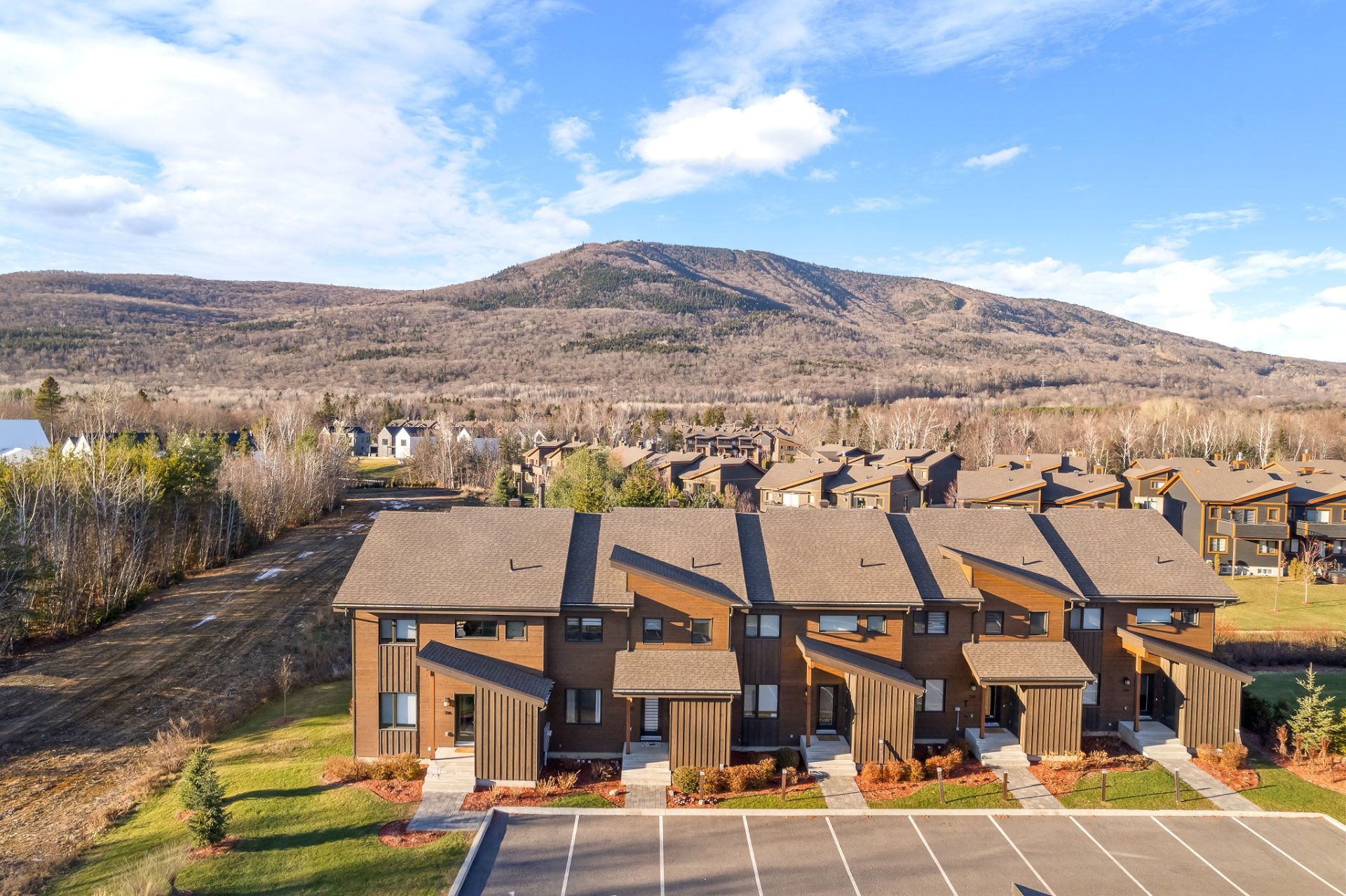 MLS: 26443870