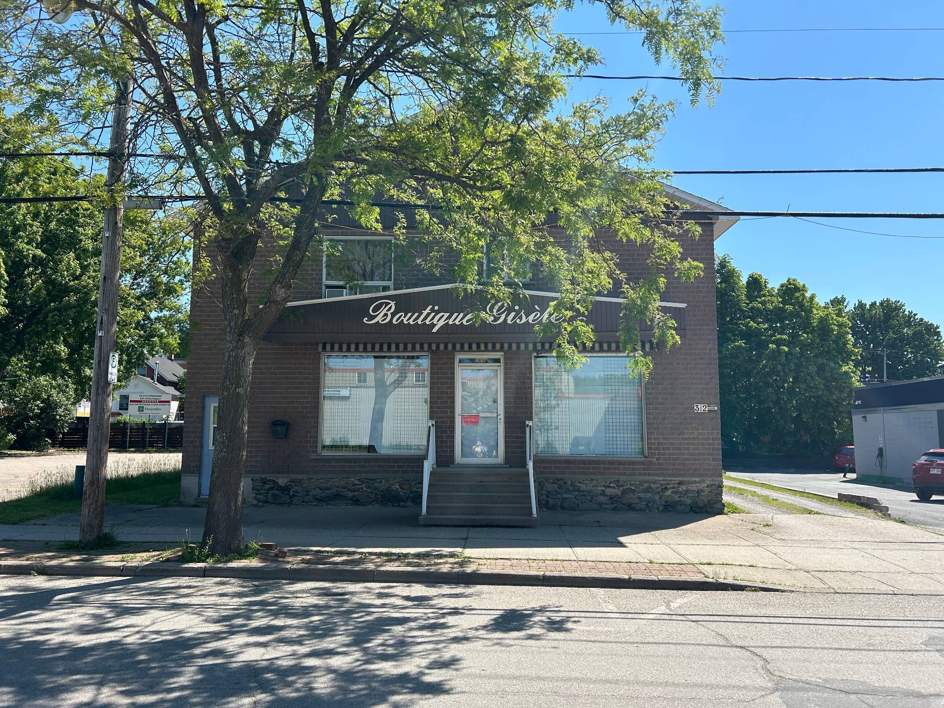 MLS: 24104179