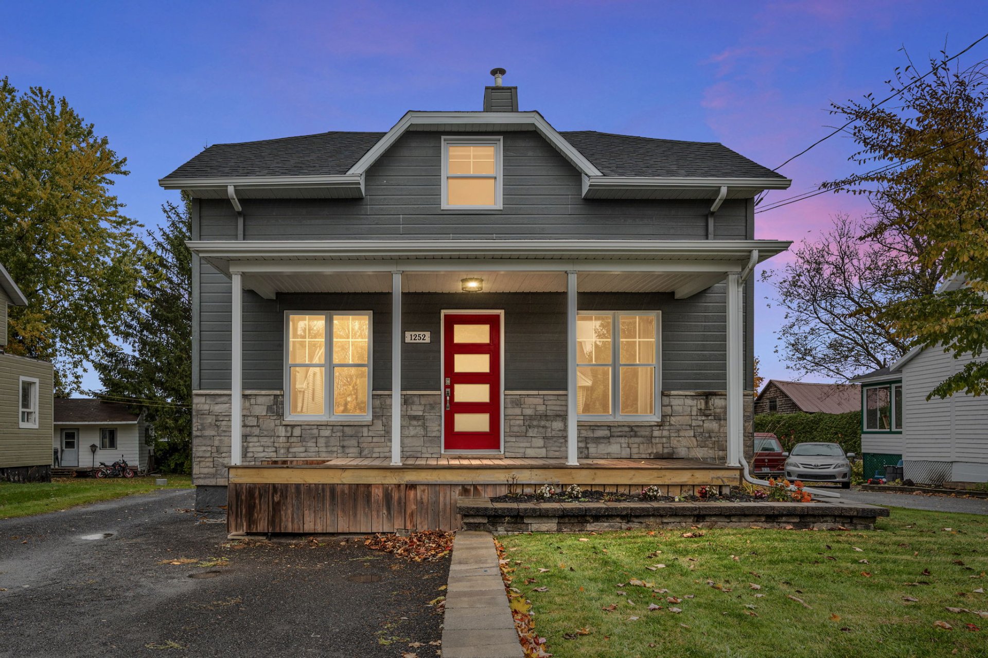 MLS: 27960264
