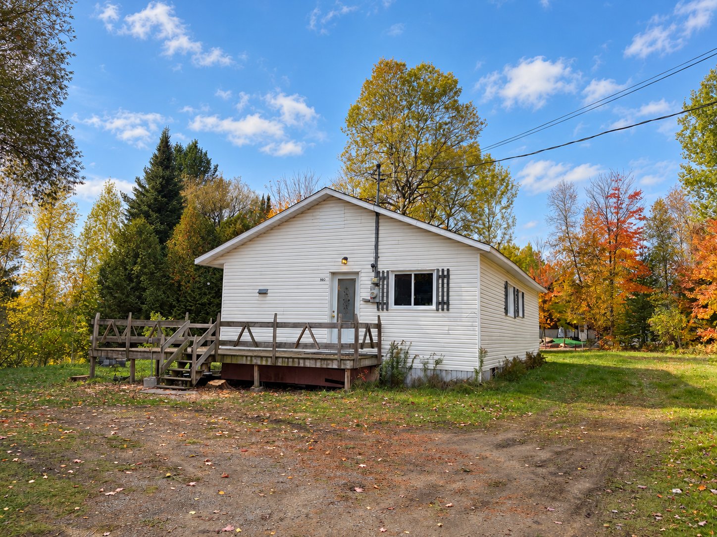 MLS: 25200611